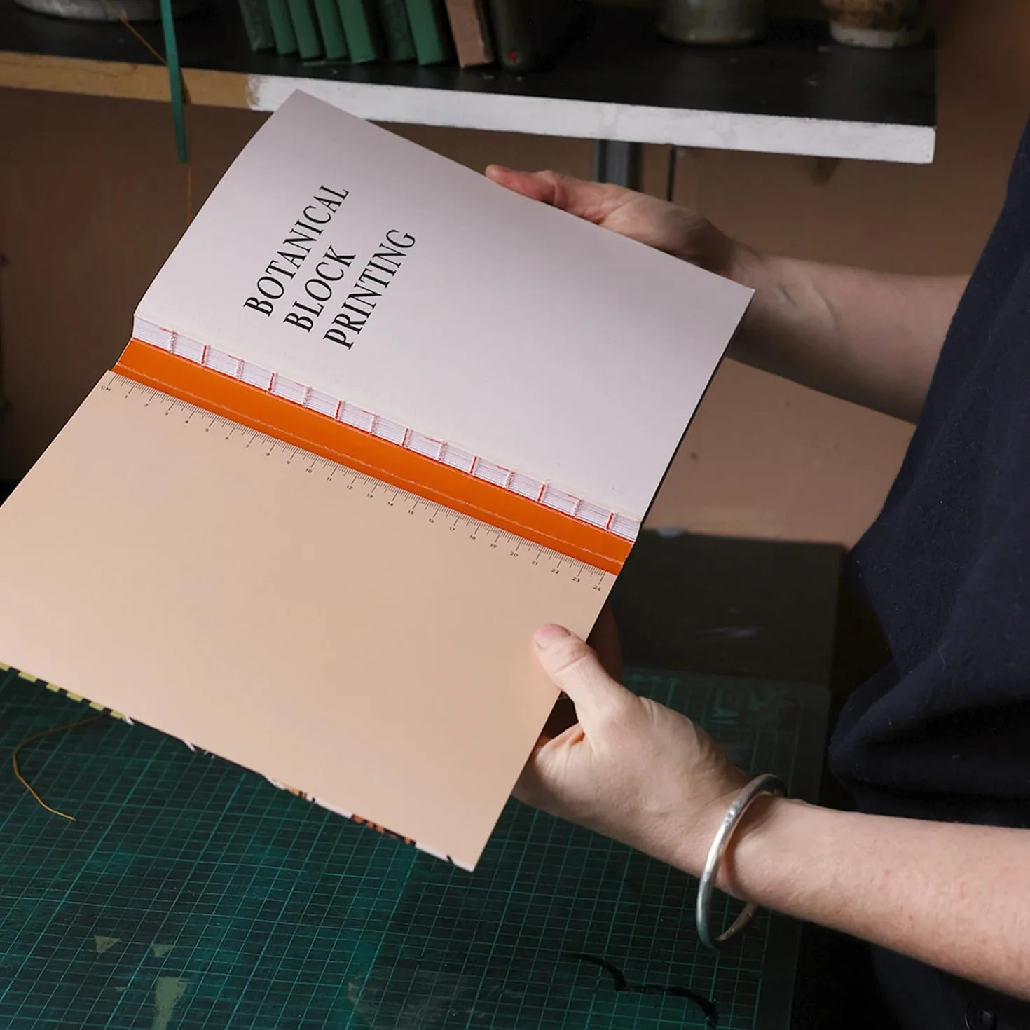 Botanical Block Printing: The new craft and design book for easy modern linocut prints, perfect for pattern art carving projects