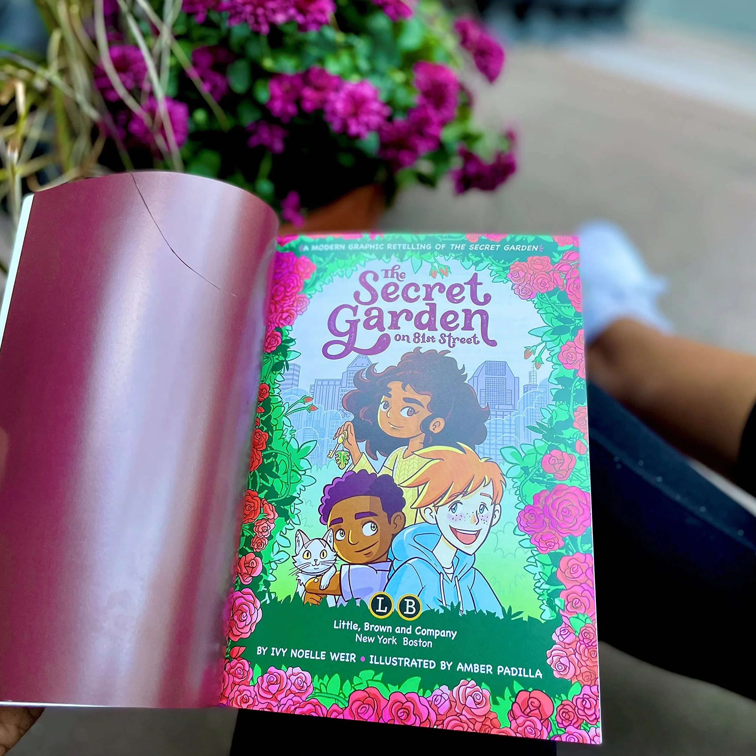 The Secret Garden on 81st Street: A Modern Graphic Retelling of the Secret Garden: 2