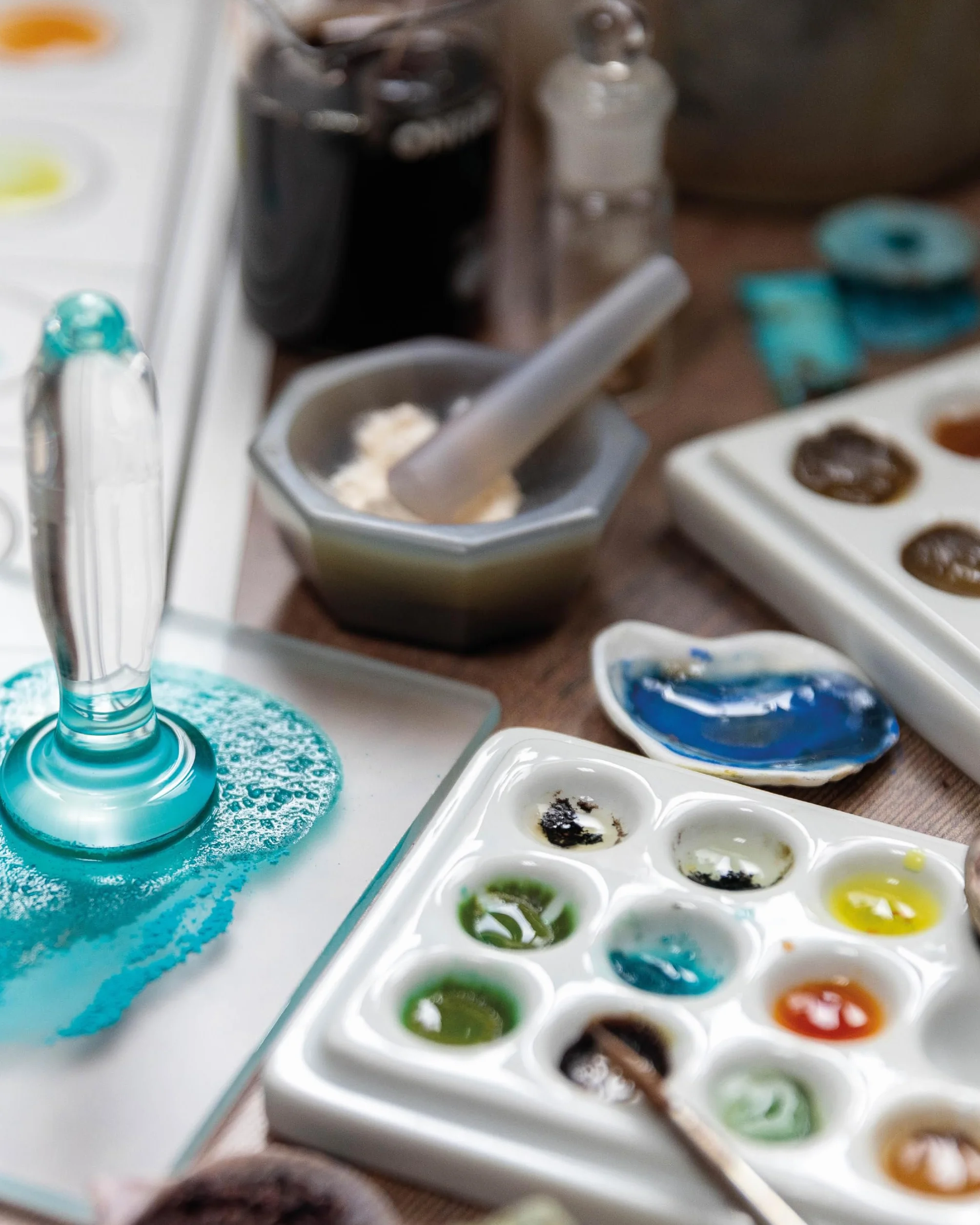 The Natural Pigment Handbook: A Maker's Guide to Art, Stories & Paint Recipes