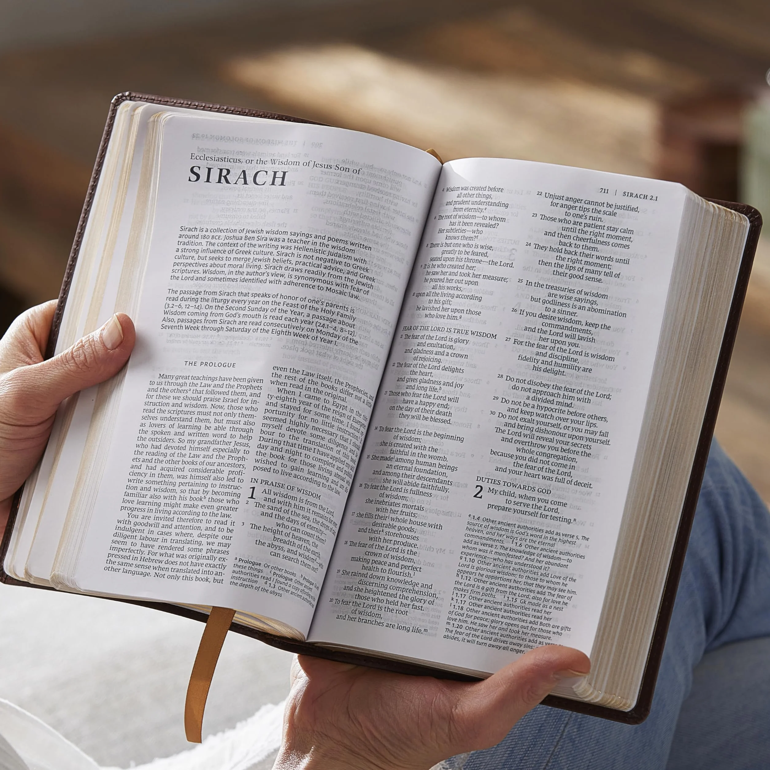 Catholic Bible, White Leathersoft, Comfort Print, New Revised Standard Version, Sacraments of Initiation Edition