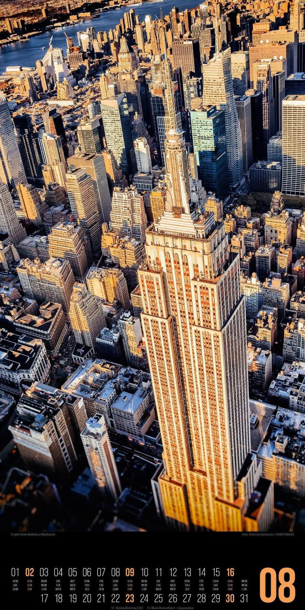 Inside New York Kalender 2026: Bildgewaltiger Reise-Kalender im schlanken Hochformat (33x66 cm) | Lifestyle von Big Apple in moderner Bildästhetik