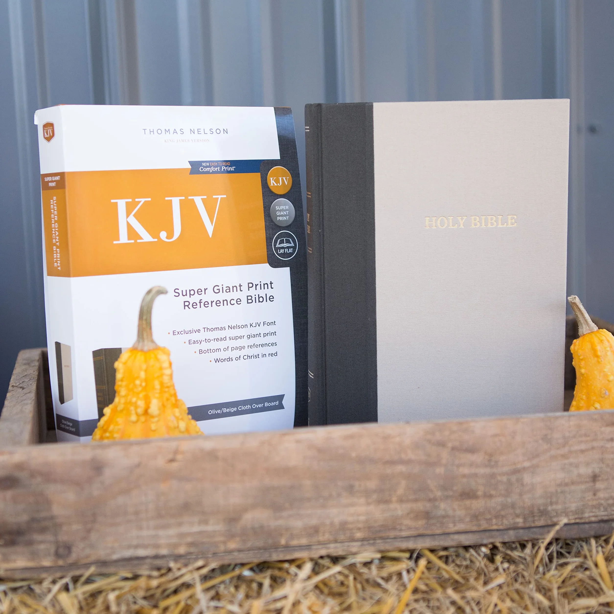 KJV, Reference Bible, Super Giant Print, Hardcover, Green/Tan, Red Letter Edition: Holy Bible, King James Version