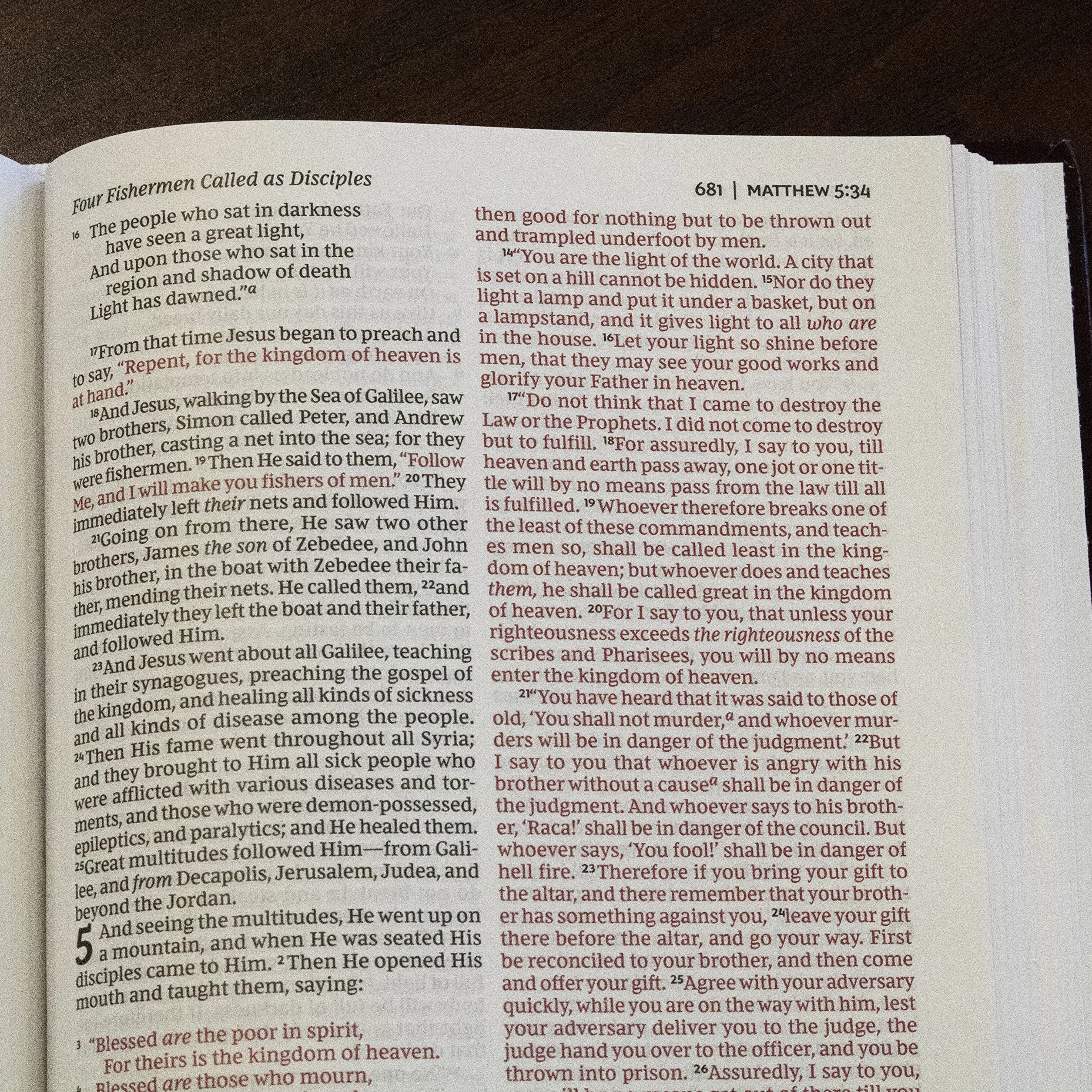 NKJV, Pew Bible, Hardcover, Burgundy, Red Letter Edition: Holy Bible, New King James Version