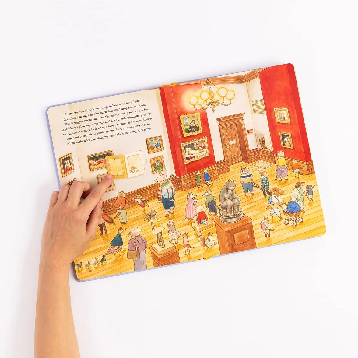 Cat Family at The Museum: A Lift-the-Flap Book with over 140 Flaps: Volume 2