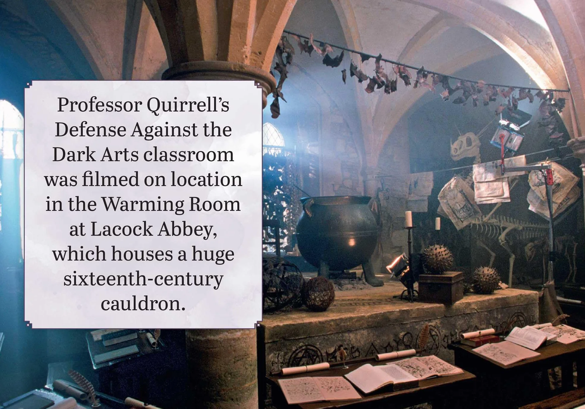 Harry Potter: The Mini Book of Hogwarts