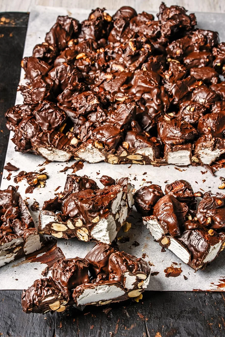 The Great Book of Chocolate, Revised /anglais: The Chocolate Lover's Guide with More Than 50 Recipes [A Baking Cookbook]
