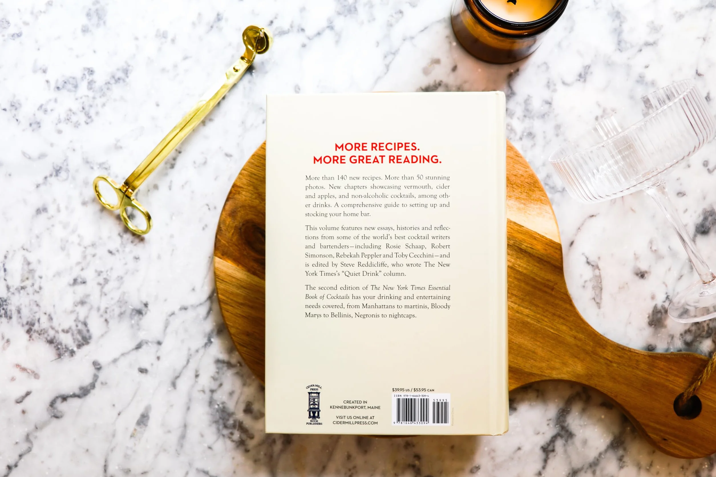 The New York Times Essential Book of Cocktails (Second Edition): Over 400 Classic Drink Recipes with Great Writing from the New York Times
