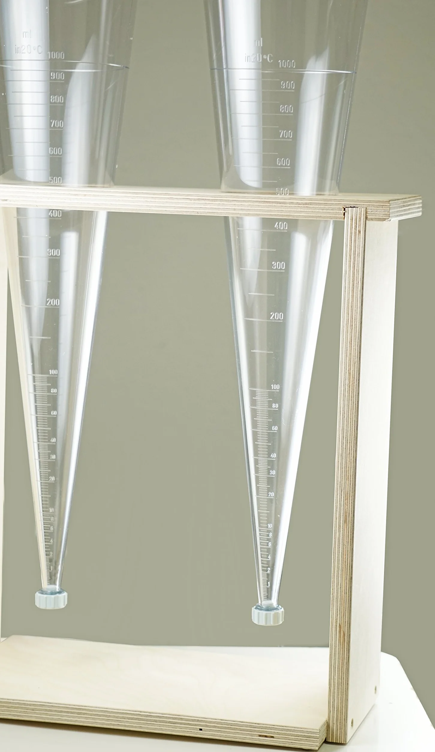 Imhoff pojemnik do osadzenia 1000 ml DIN 12672 SAN z zatyczkami skradycjonowany