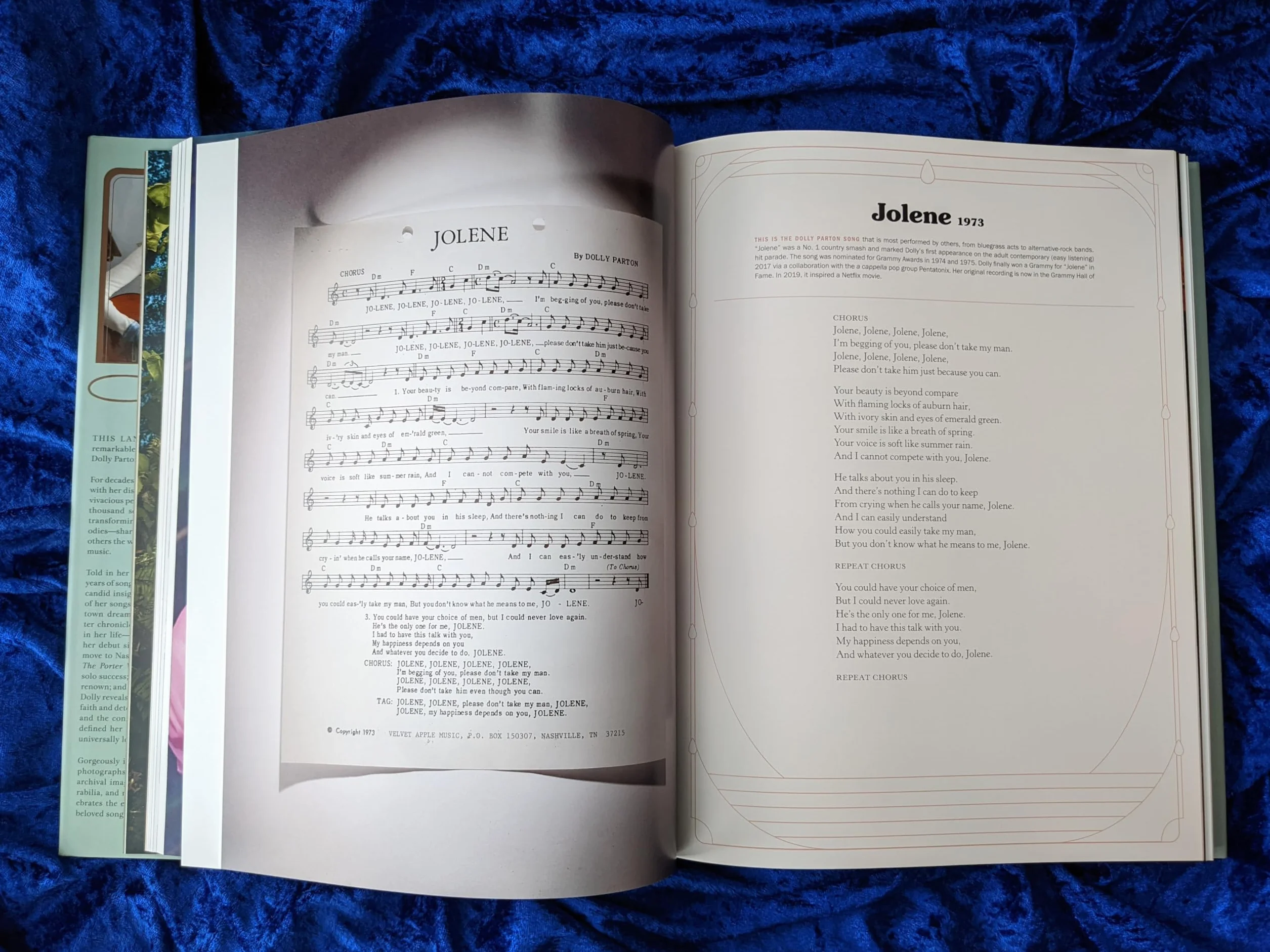 Dolly Parton Songteller: New York Times Bestseller Celebration of Country Music Legend