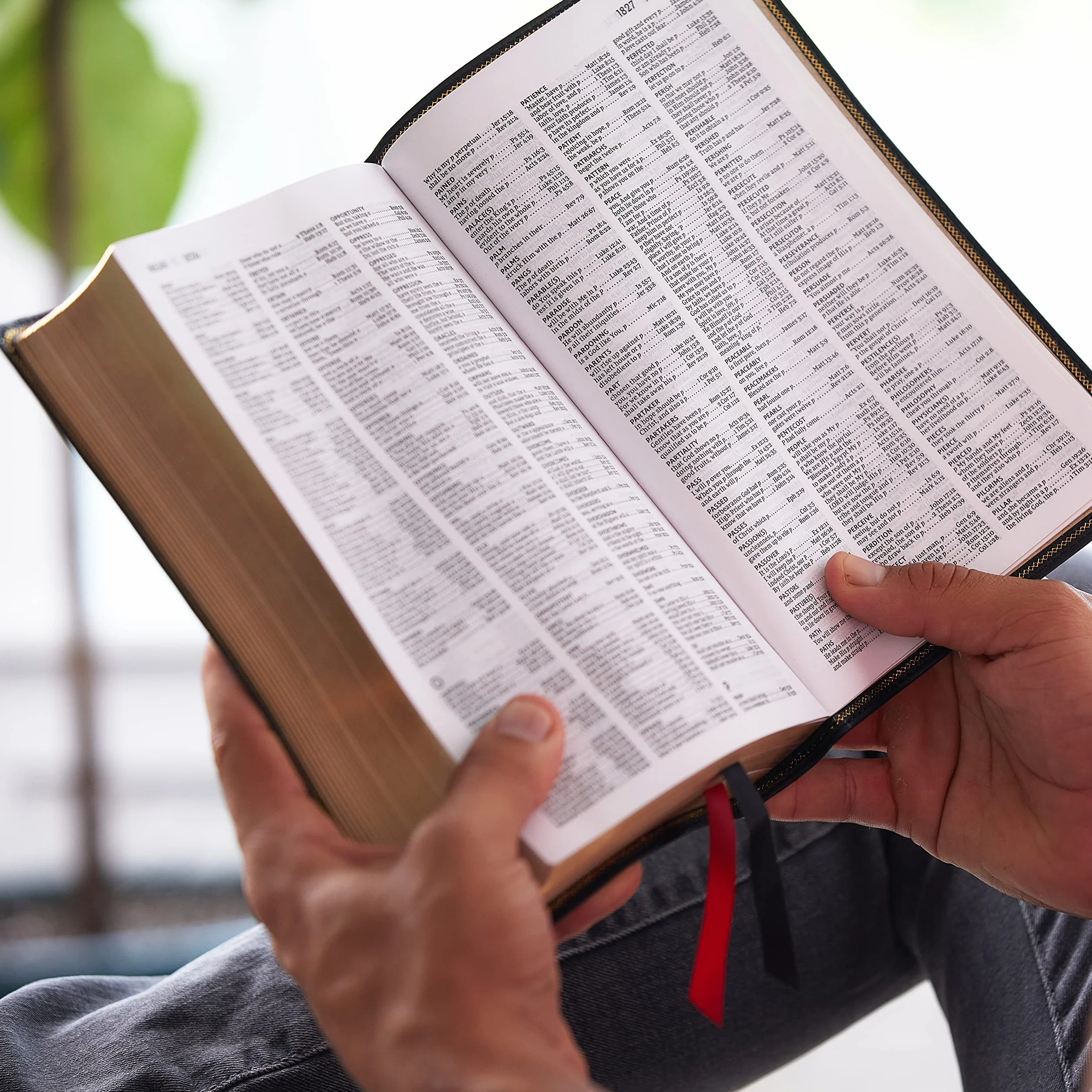 NKJV Reference Bible Compact Leathersoft Black Red Letter Edition Comfort Print Holy Bible New King James Version