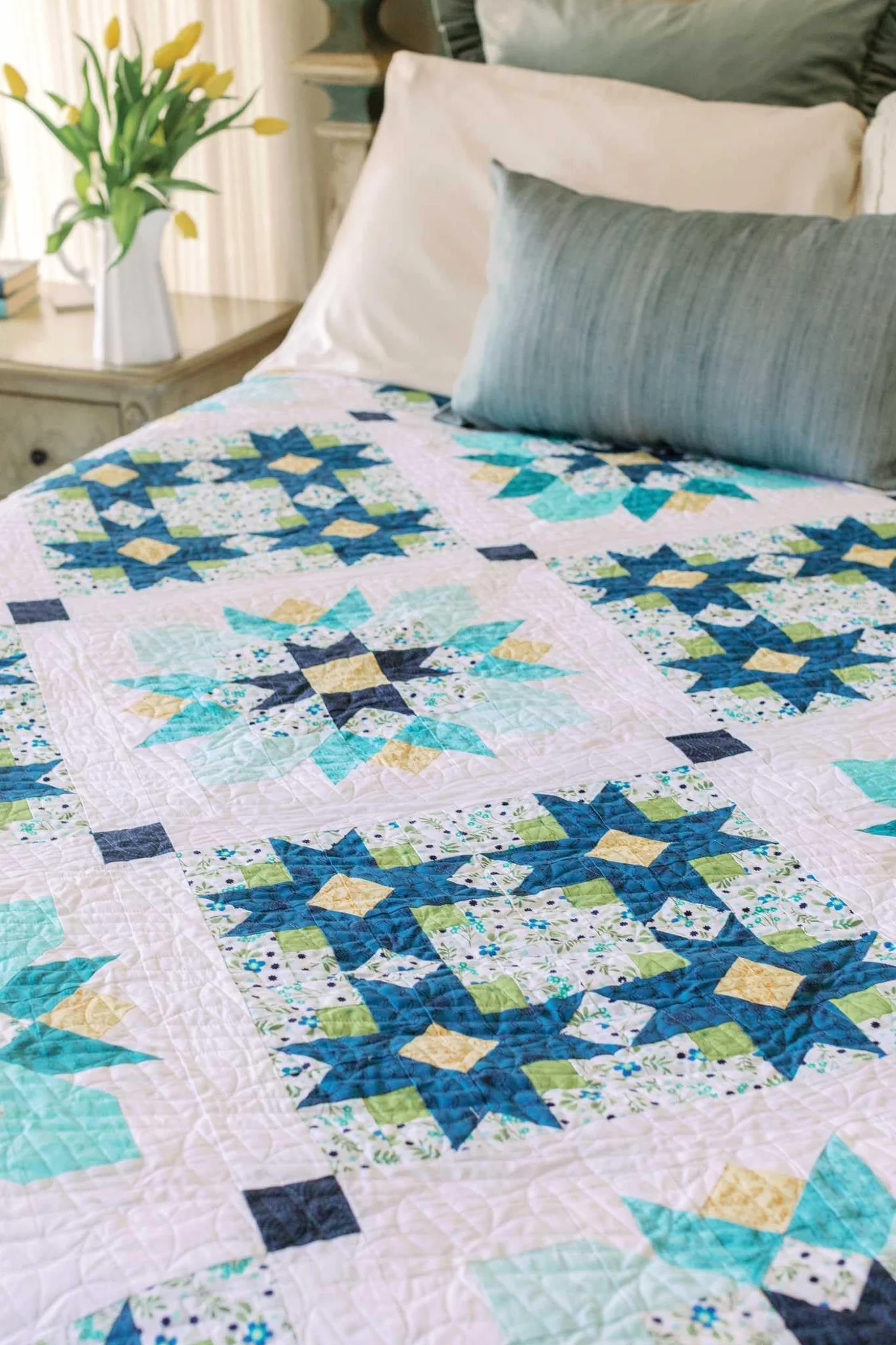 Flower Farm Sampler: 18 Floral Blocks & 7 Fanciful Quilts