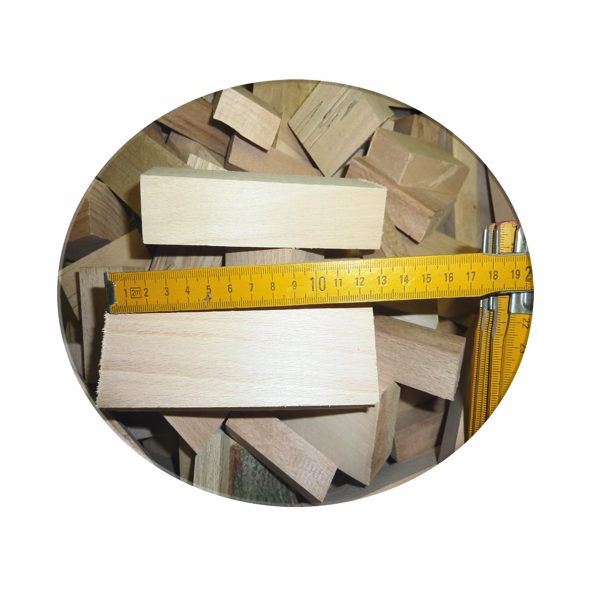 5 kg drewno do majsterkowania i toczenia, lite drewno bukowe, przycinane kawałki kantówki, kostki, listwy, ozdobne, półfabrykaty, toczenie, bukowe w naturalnym kolorze, kantówka, resztki drewna,