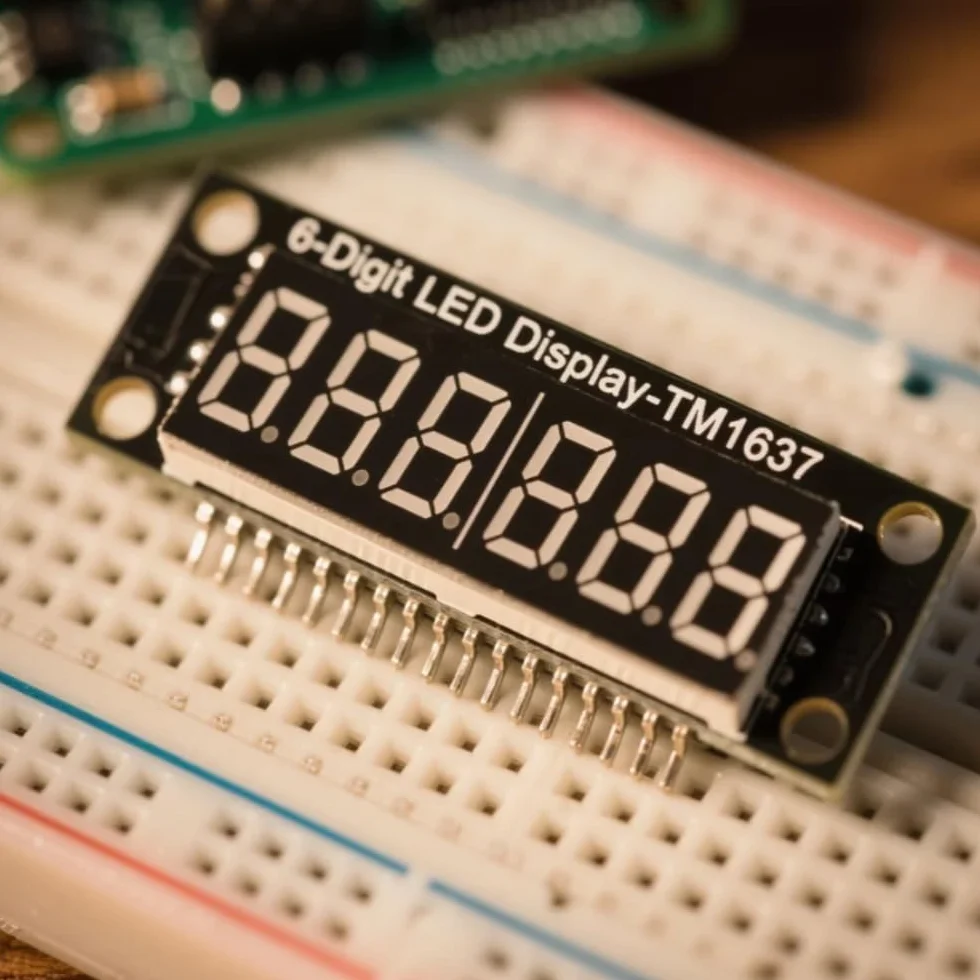 5V 2Pin IO 6 Cyfr 7 Segmentowy Moduł LED 0.56in Wyświetlacz LED Cyfrowy Moduł w Kształcie Tuby TM1637 Rurka Wyświetlacza Sterownika dla DIY Komponentów Elektronicznych