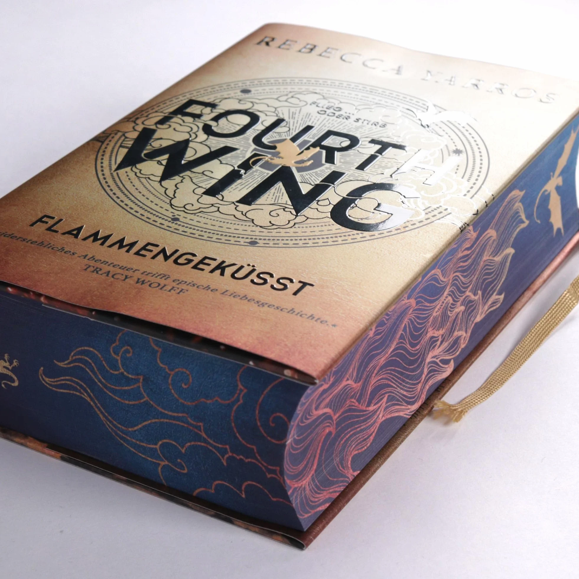 Fourt Wing – Flammengeküsst: Deluxe-Ausgabe mit atemberaubendem Farbschnitt. Roman | »Unwiderstehliches Abenteuer trifft epische Liebesgeschichte!« ... | Das internationale Bestsellerphänomen