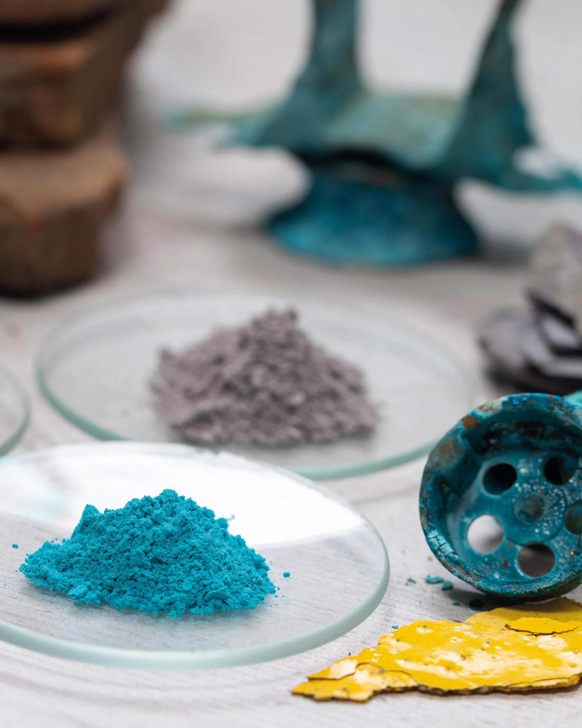 The Natural Pigment Handbook: A Maker's Guide to Art, Stories & Paint Recipes