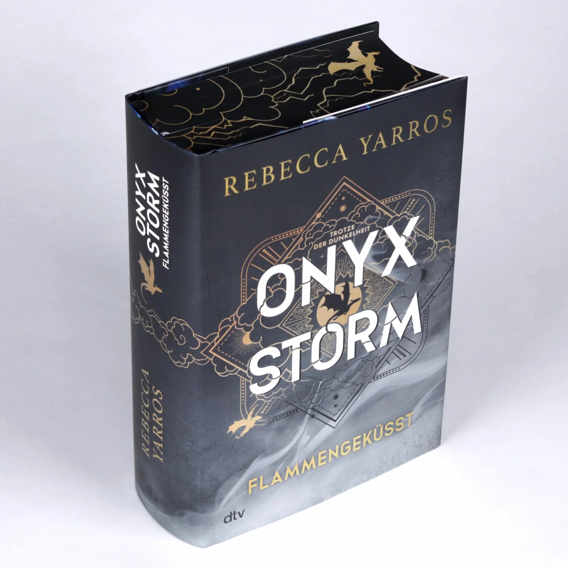 Onyx Storm - Flammengeküsst: Roman | Deluxe-Ausgabe mit atemberaubendem Farbschnitt | Die heißersehnte Fortsetzung von ¿Fourth Wing¿ und ¿Iron Flame¿: 3