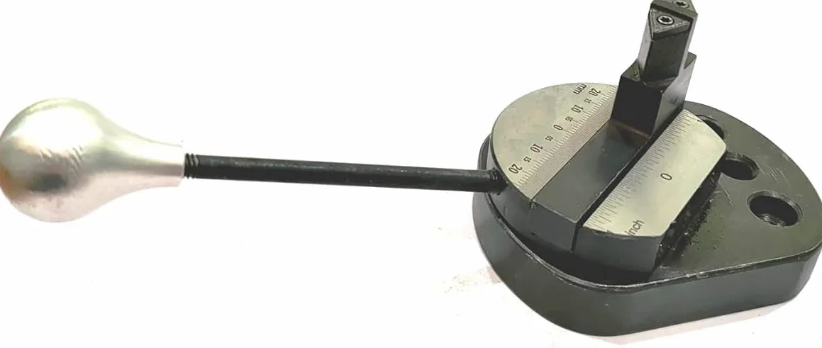 Mocowanie kulowe do mini tokarki 7 x 14 - narzędzie inżynieryjne do obróbki metali