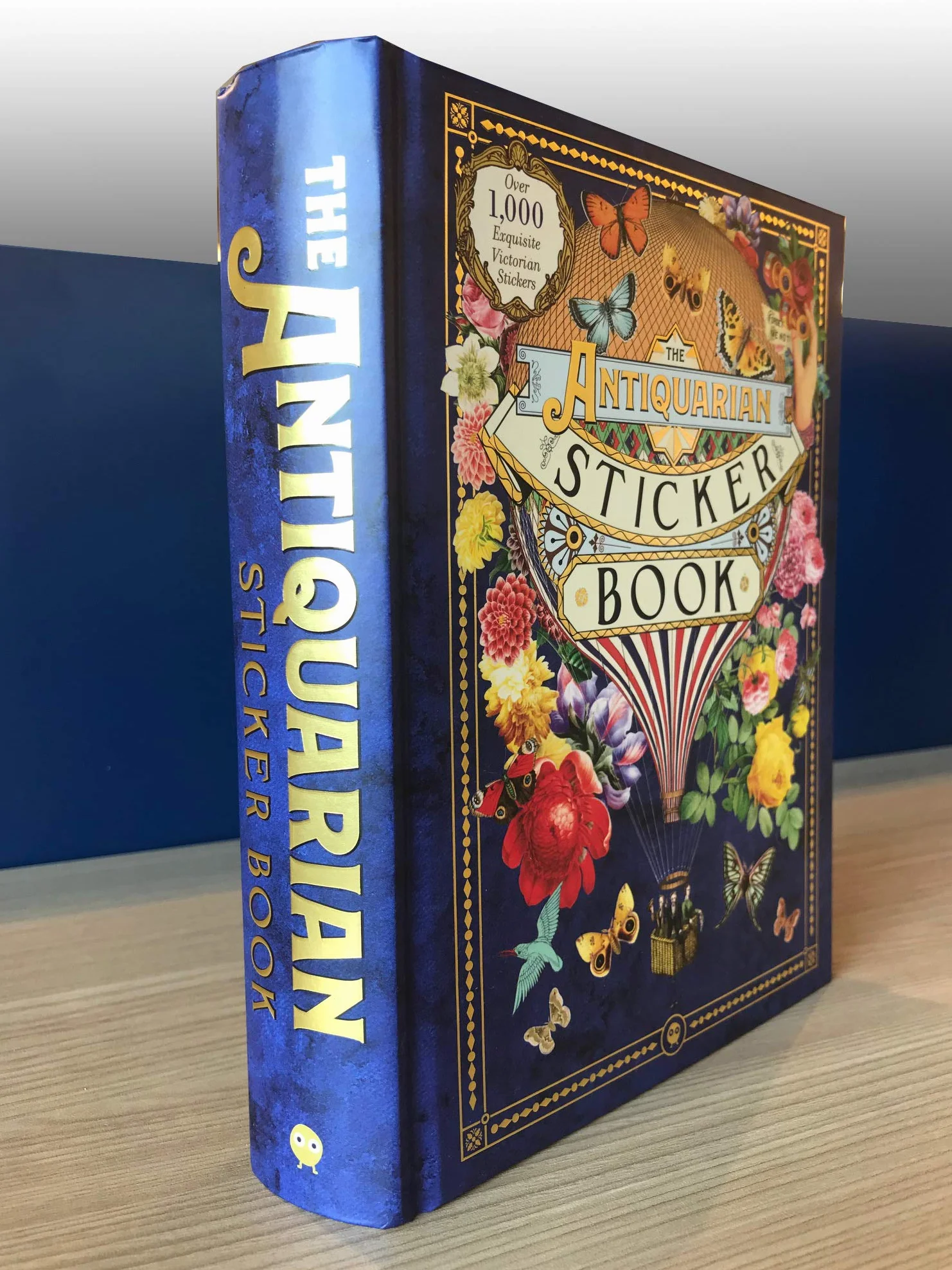 The Antiquarian Sticker Book (Over 1,000 Exquisite Victorian Stickers) /anglais