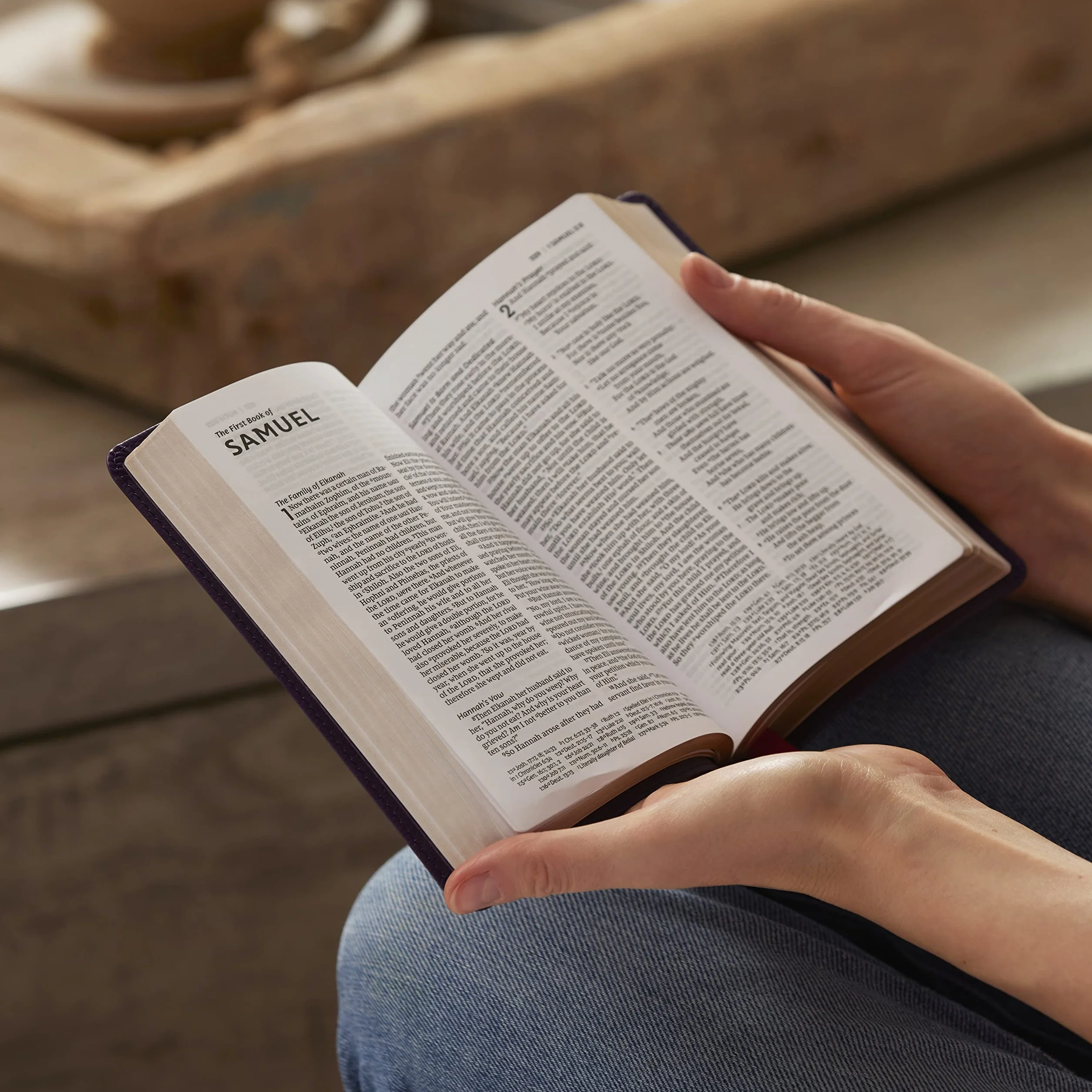 NKJV Compact Paragraph-Style Bible, Brown Leathersoft, Red Letter, Comfort Print: Holy Bible, New King James Version