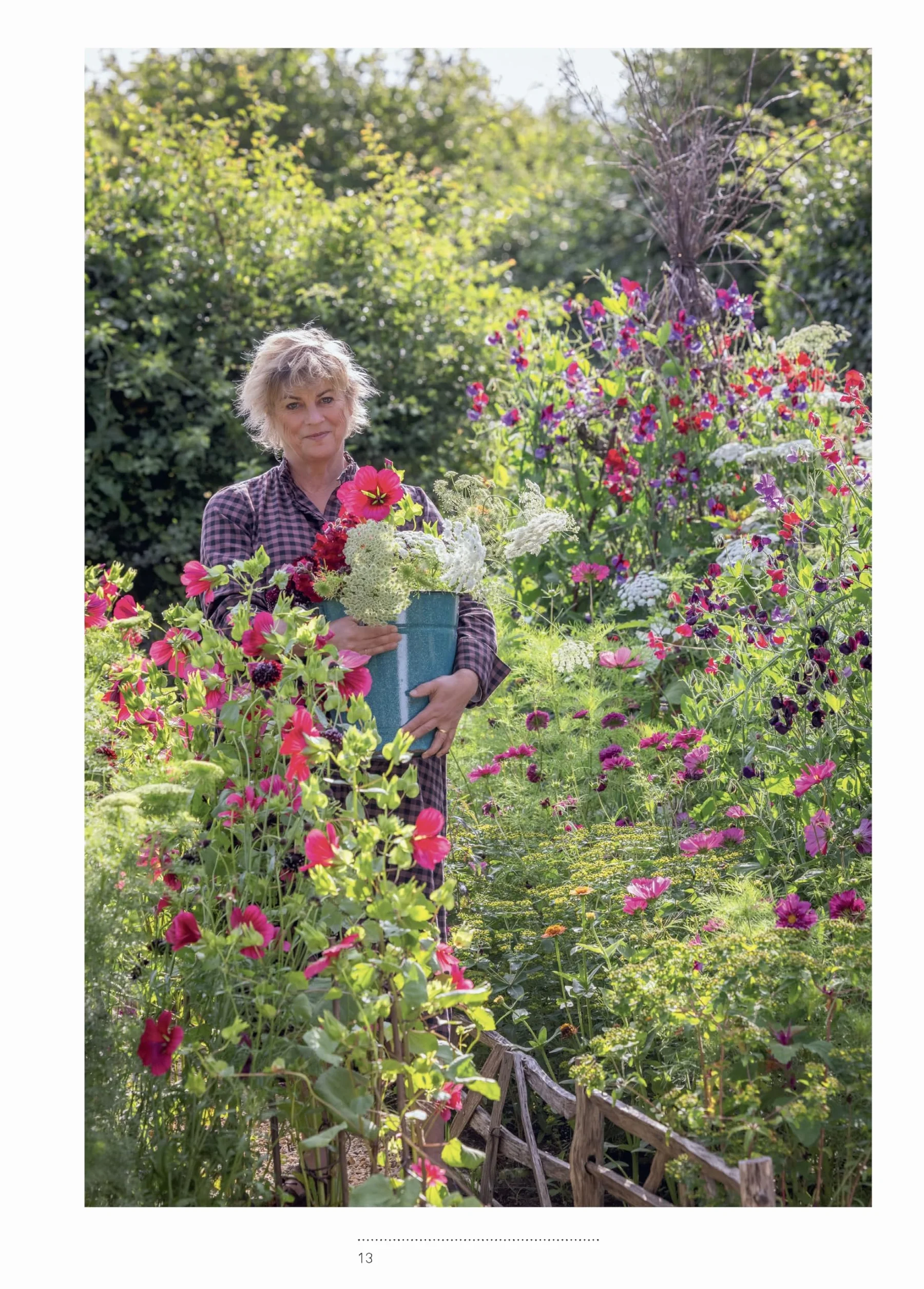 A Year of Cut Flowers: A life of growing and arranging for all seasons