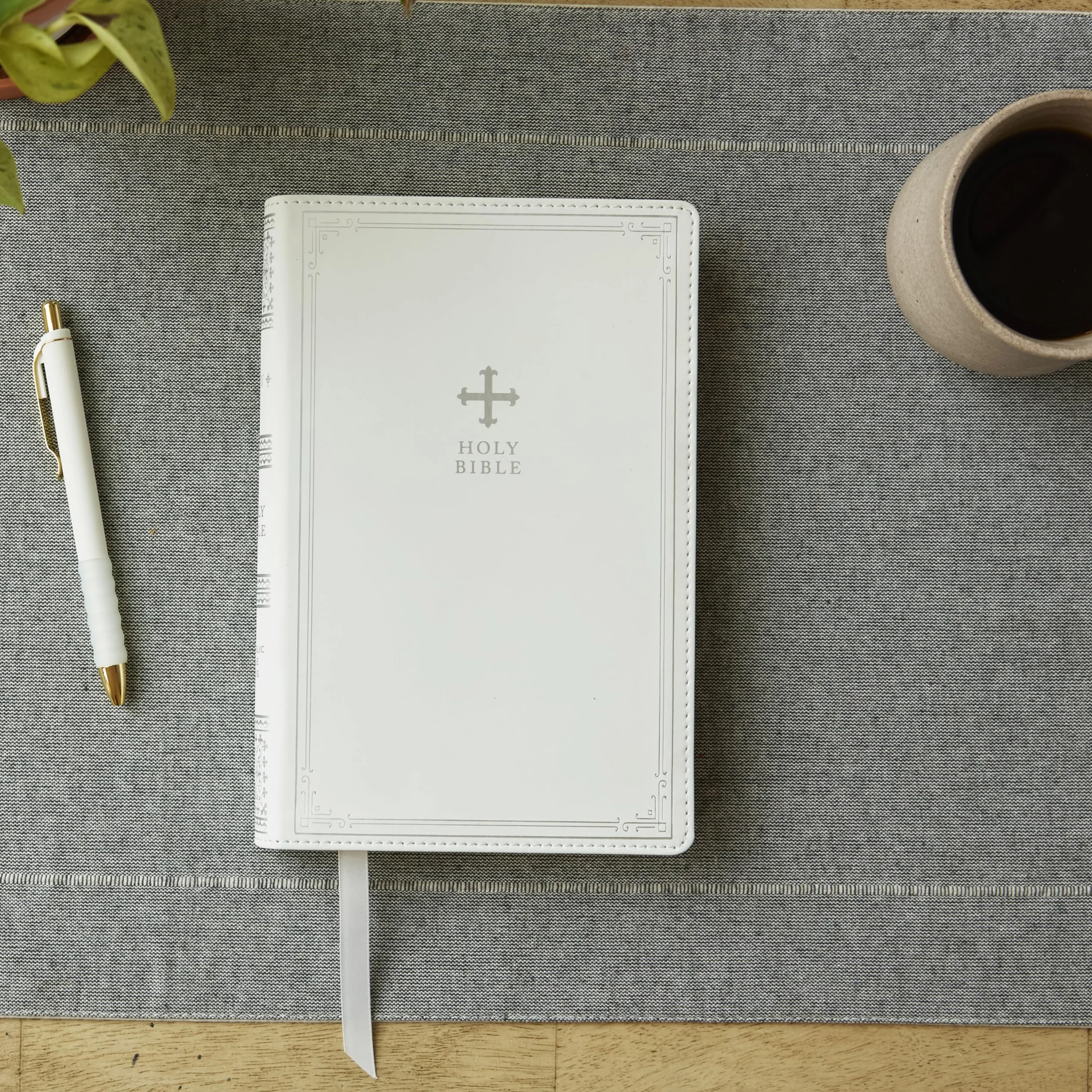Catholic Bible, Leathersoft, White, Comfort Print, Nrsv, Gift Edition
