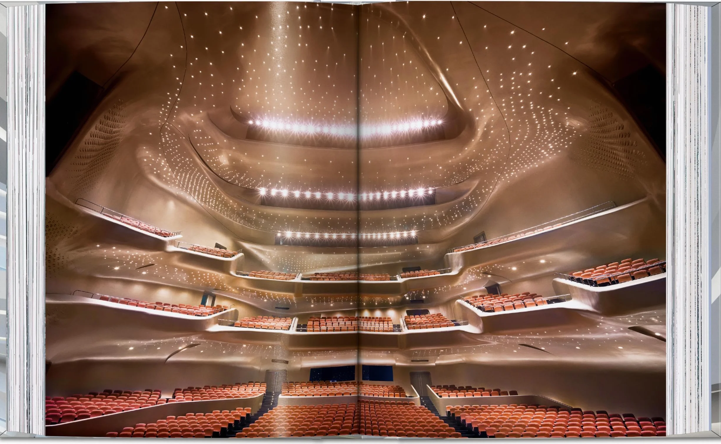 Zaha Hadid: Zaha Hadid Architects Complete Works 1979-Today: Complete Works 1979–Today. 45th Ed.