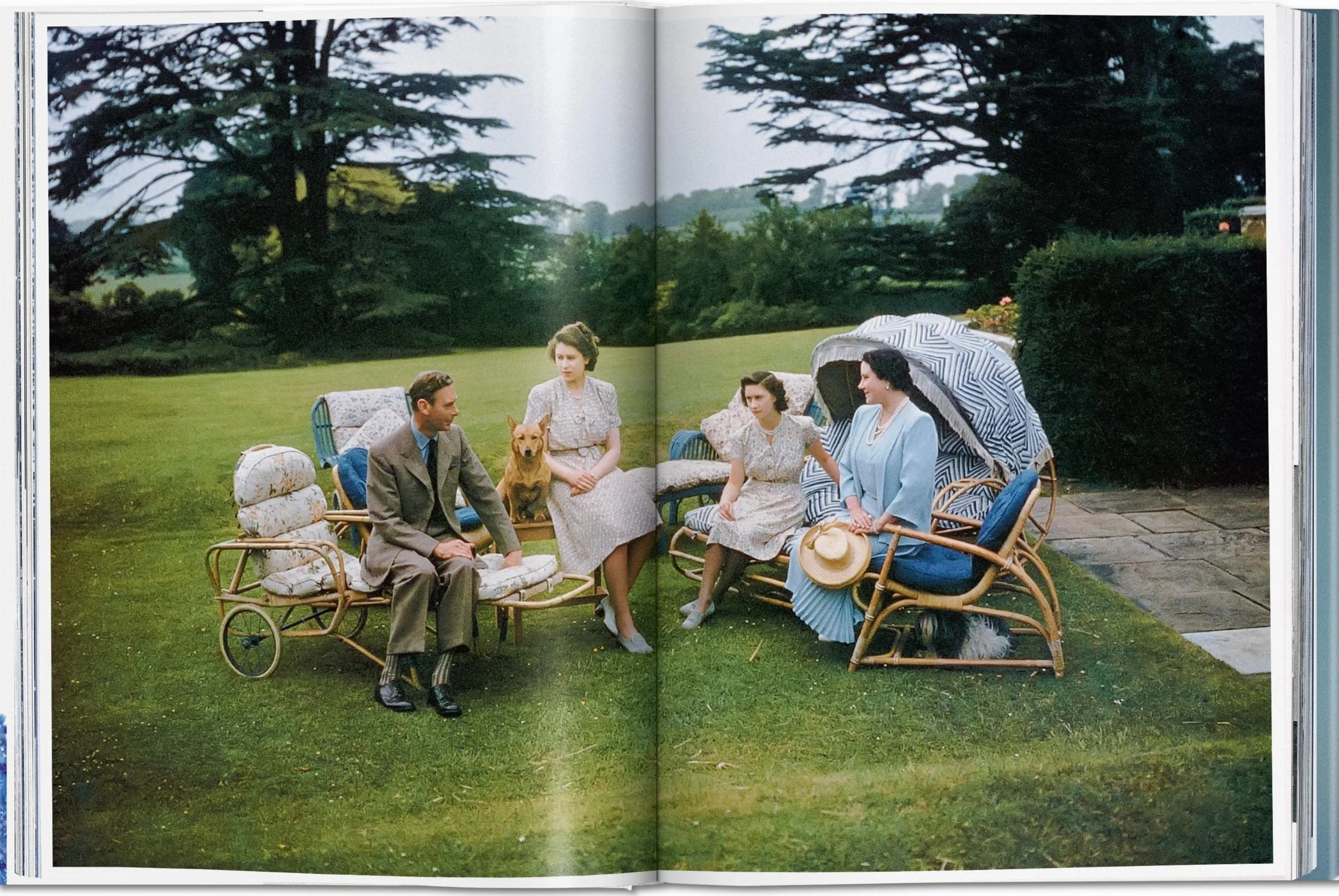 Her Majesty: A Photographic History 1926–Today