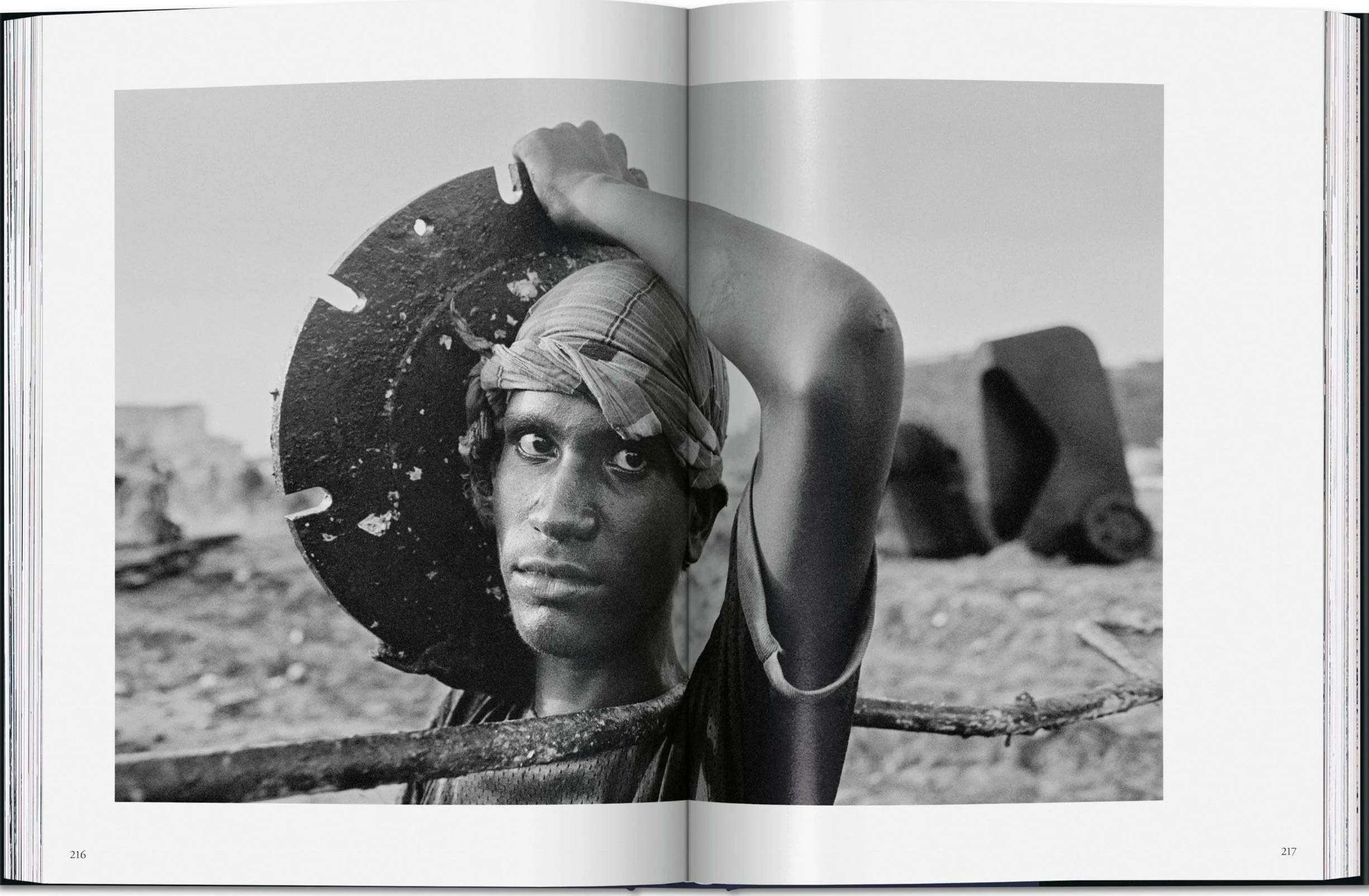 Sebastião Salgado. Workers. an Archaeology of the Industrial Age