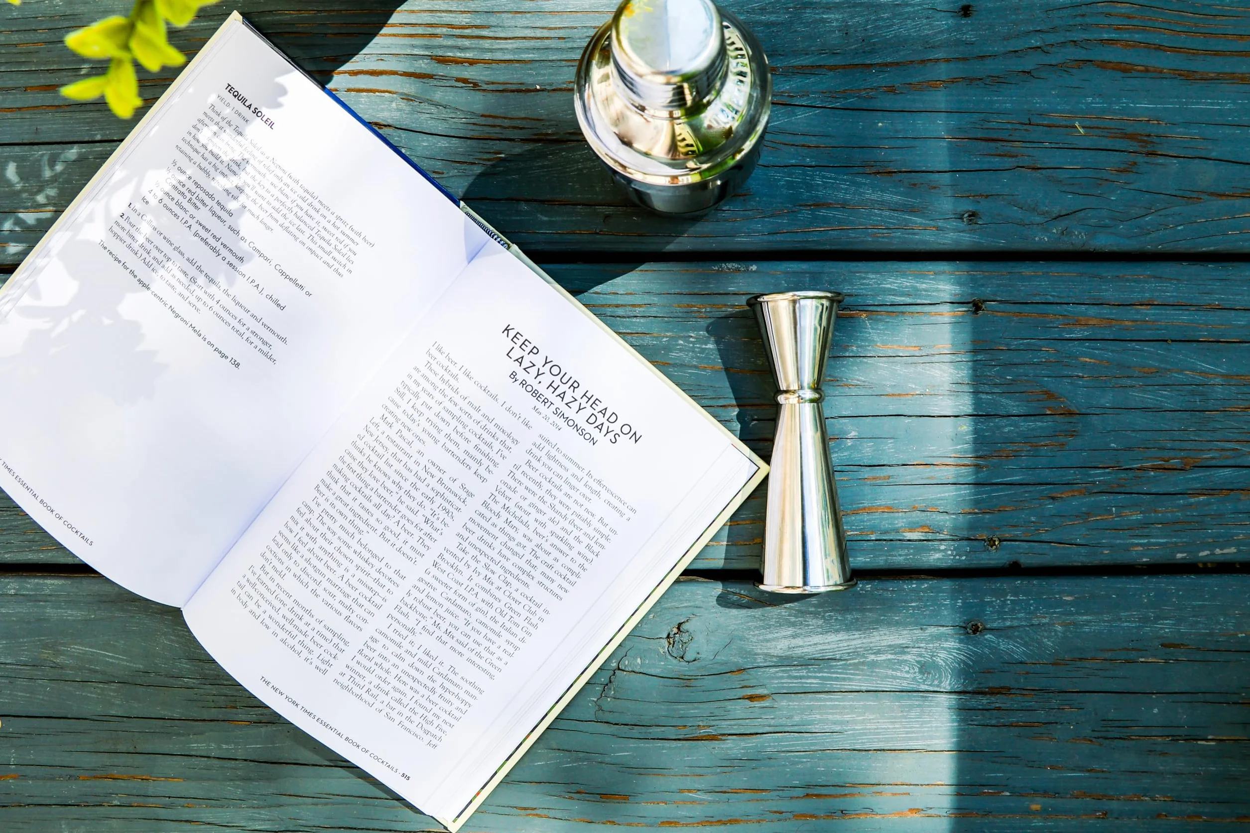 The New York Times Essential Book of Cocktails (Second Edition): Over 400 Classic Drink Recipes with Great Writing from the New York Times