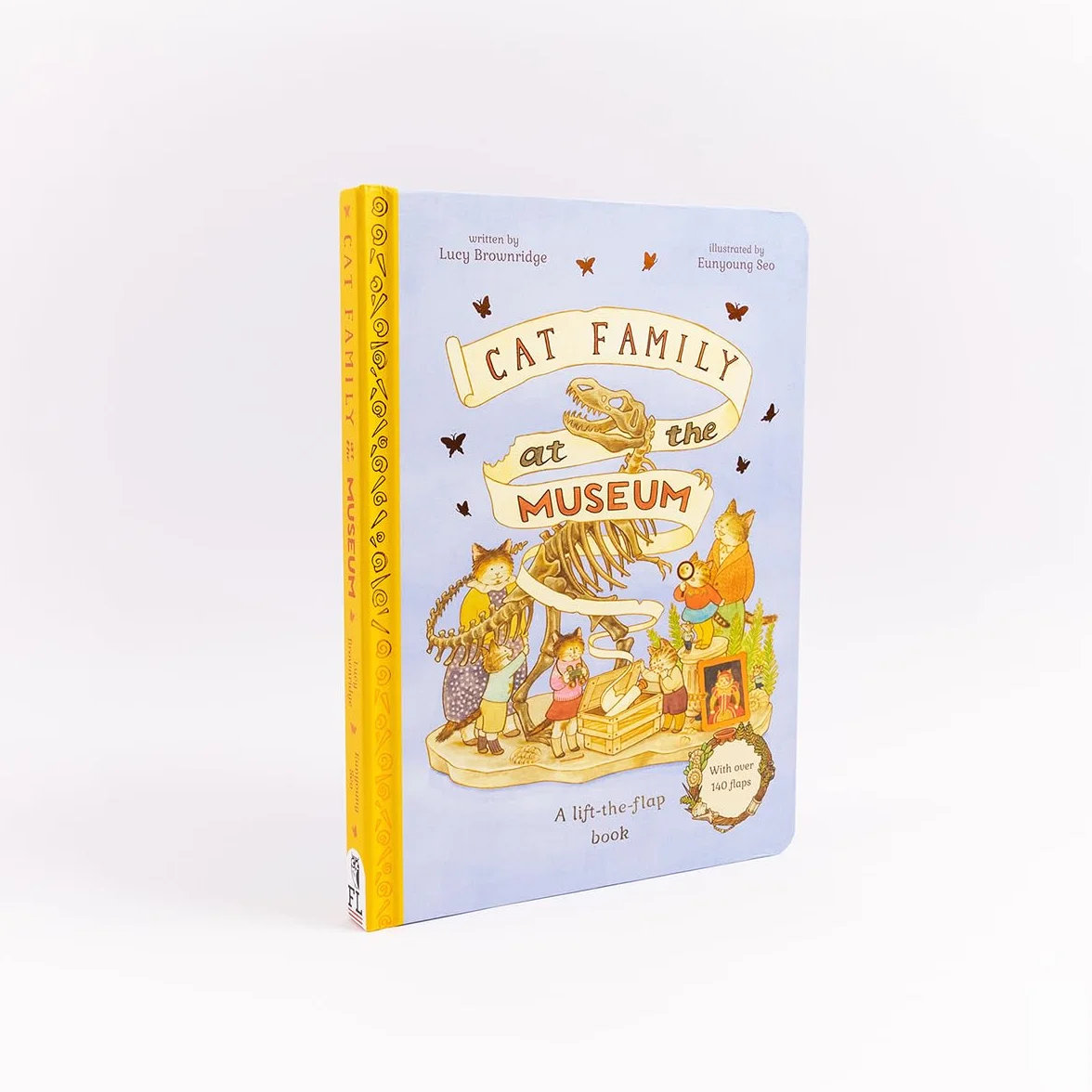 Cat Family at The Museum: A Lift-the-Flap Book with over 140 Flaps: Volume 2