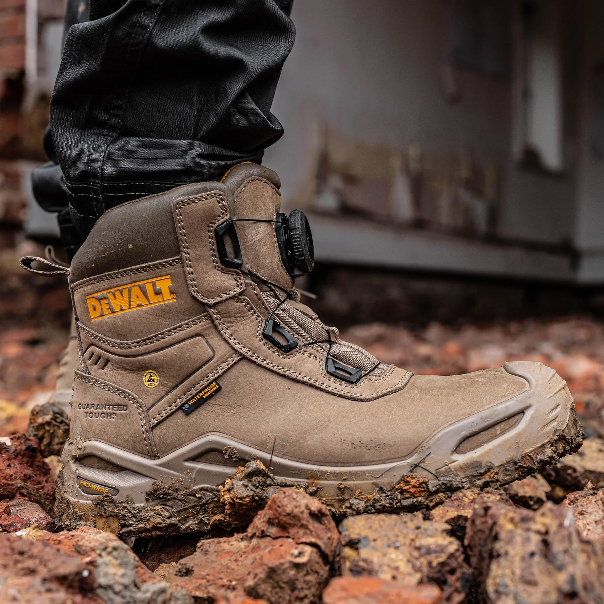 DEWALT Lander męskie wodoodporne buty robocze ze skóry nubukowej, szerokie dopasowanie, zapięcie BOA, niemetaliczne buty ochronne