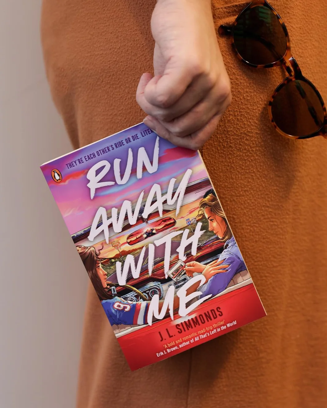 Run Away With Me: Thriller-Romance Road Trip