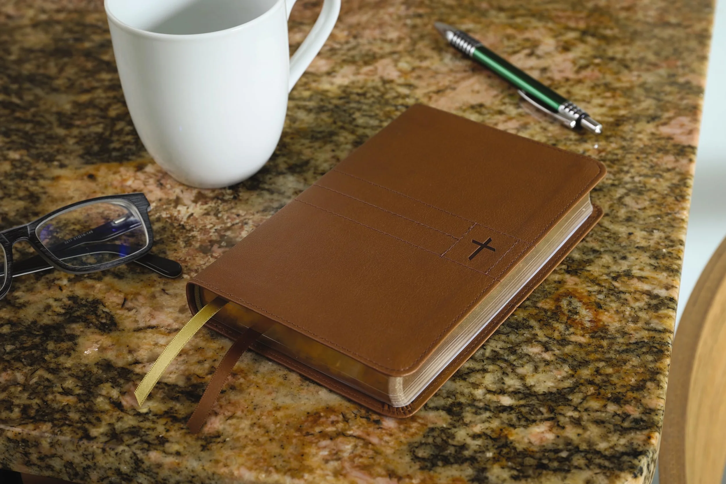 Niv Thinline Bible Leathersoft Brown Red Letter Comfort Print New International Version
