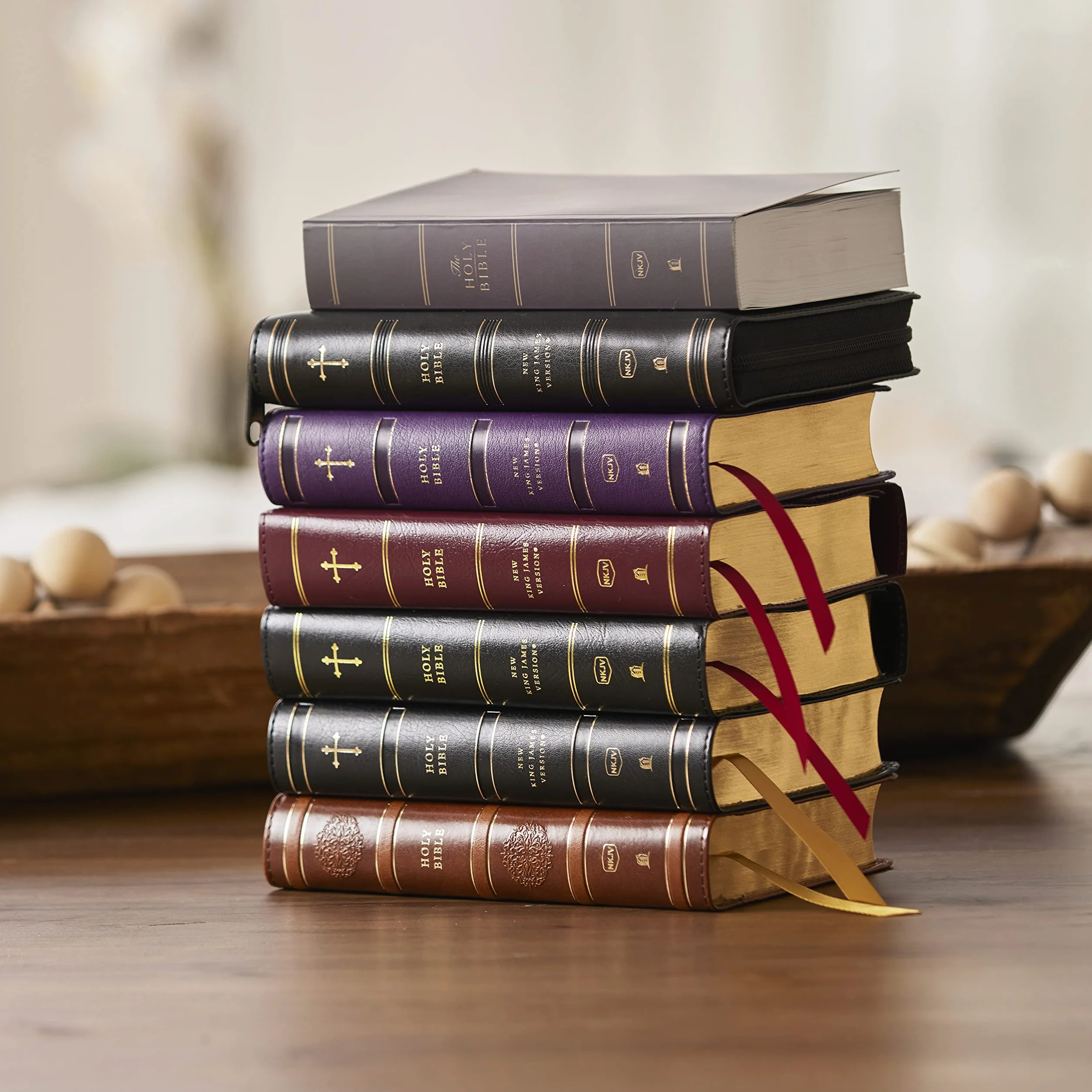 NKJV Compact Paragraph-Style Bible, Brown Leathersoft, Red Letter, Comfort Print: Holy Bible, New King James Version