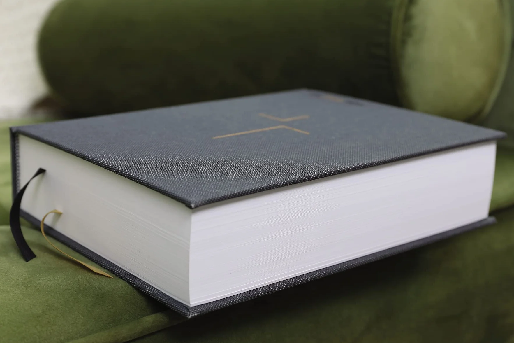 The Jesus Bible, ESV Edition, Cloth over Board, Grey