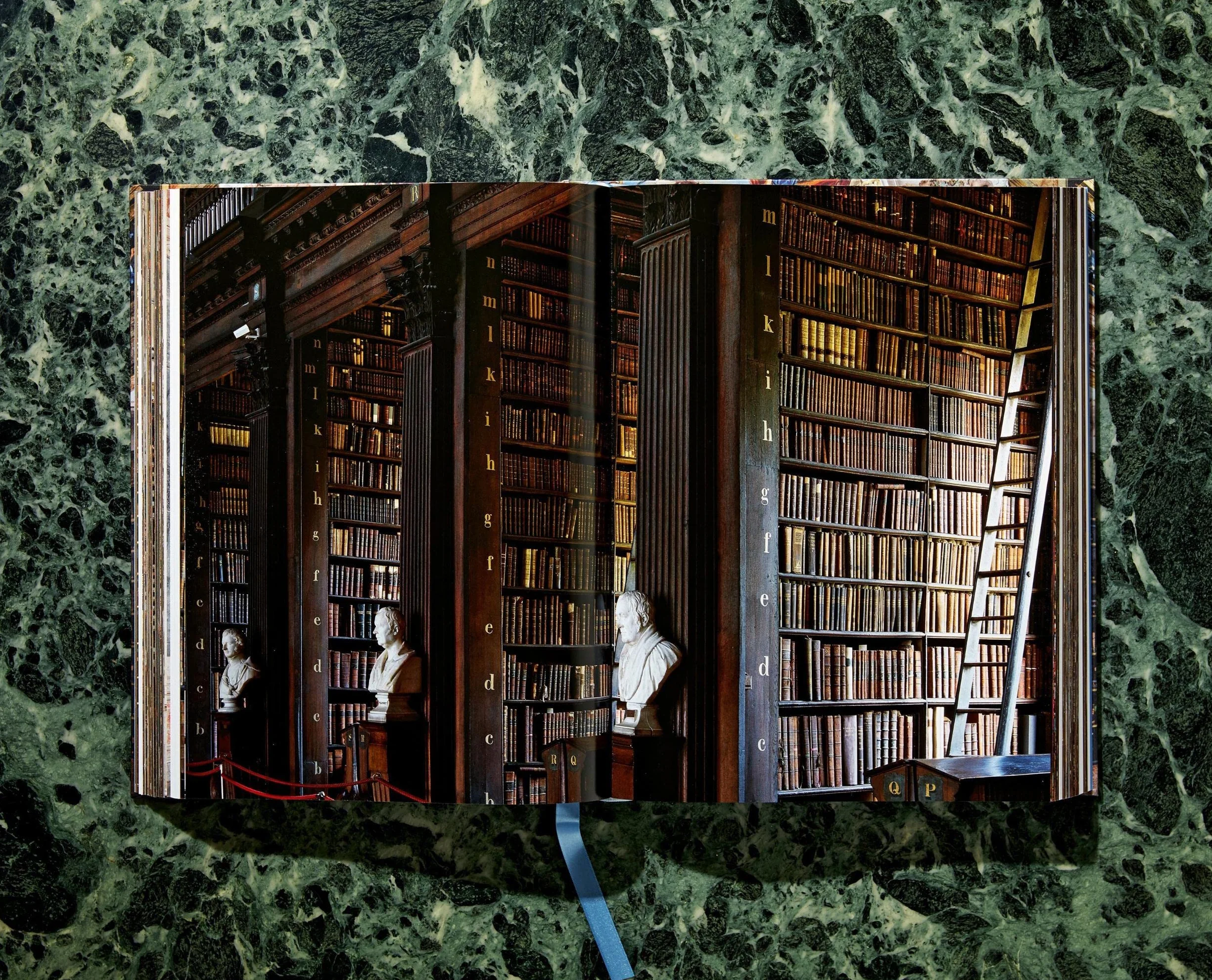 Massimo Listri. The World’s Most Beautiful Libraries: Listri, libraries