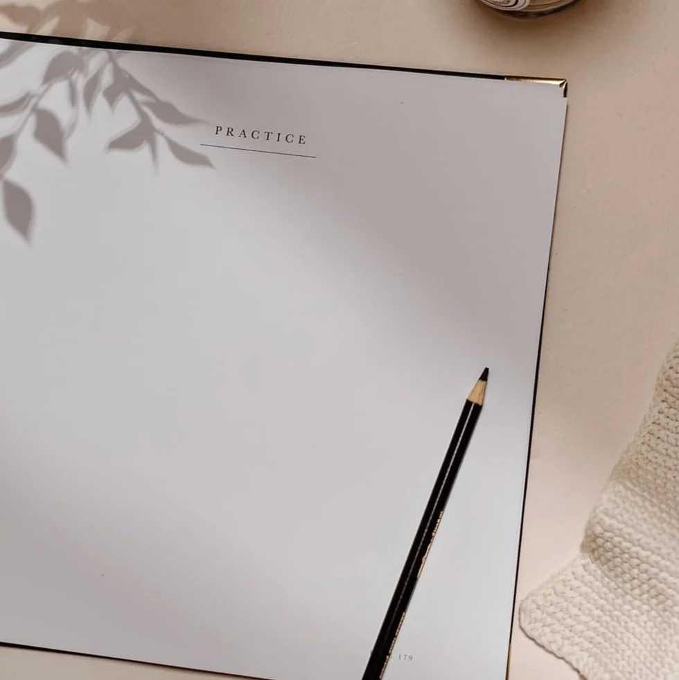 Florals By Hand: How to Draw and Design Modern Floral Projects