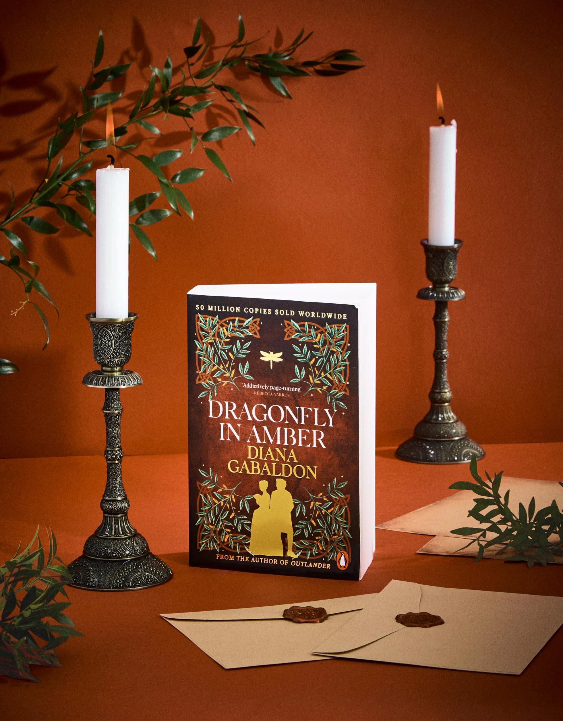 Outlander 2: Dragonfly In Amber - Scottish Historical Romance