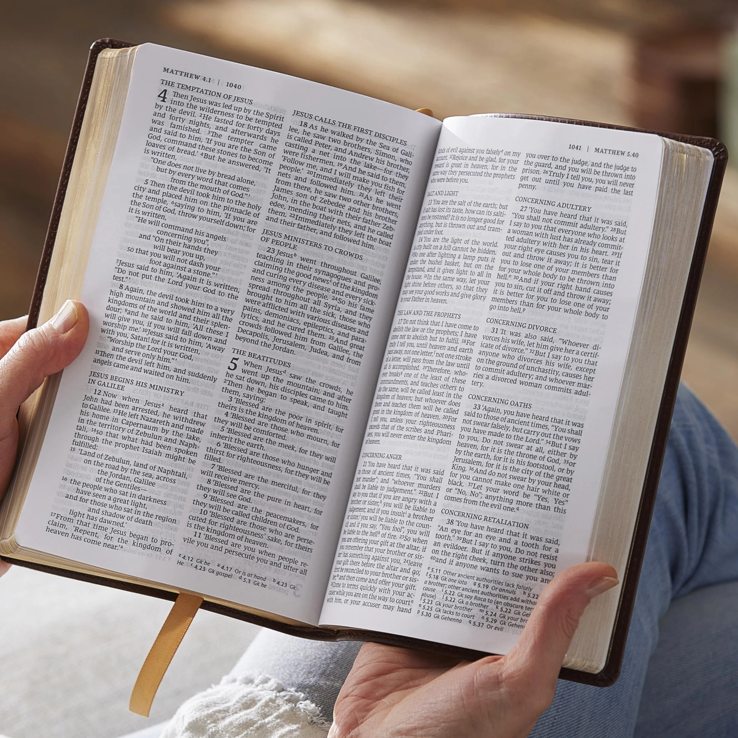 Catholic Bible, White Leathersoft, Comfort Print, New Revised Standard Version, Sacraments of Initiation Edition