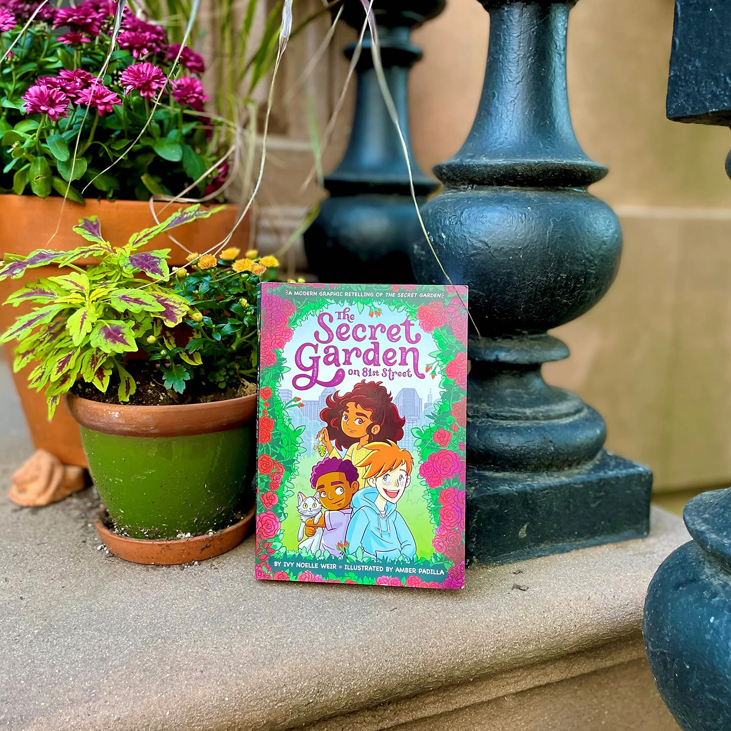 The Secret Garden on 81st Street: A Modern Graphic Retelling of the Secret Garden: 2