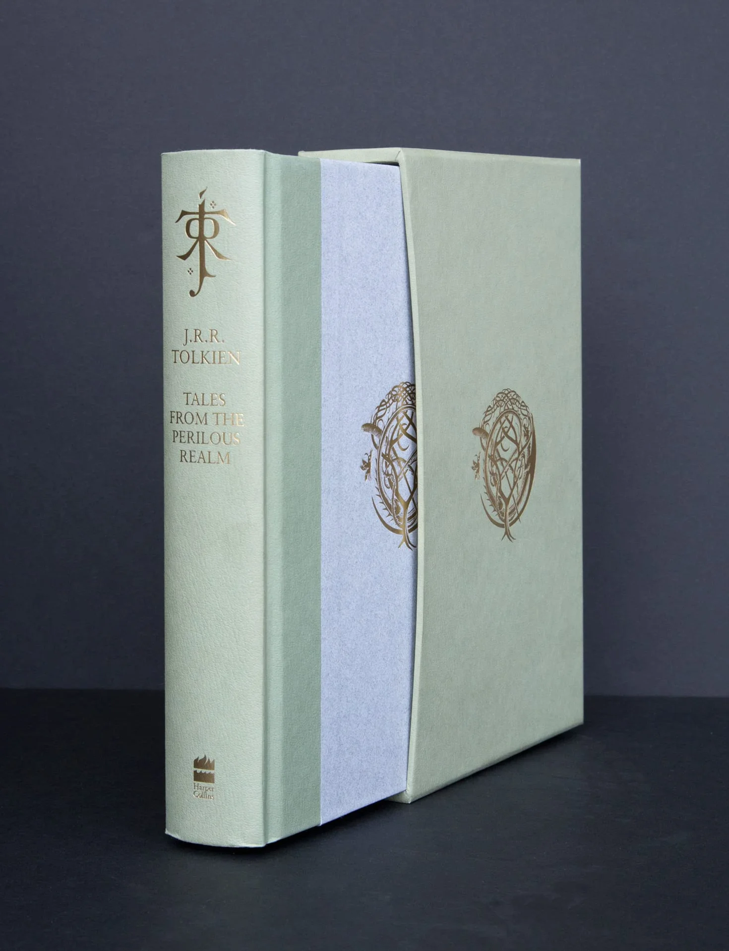 Tales from the Perilous Realm: Deluxe Collector's Edition Illustrated Epic Fantasy