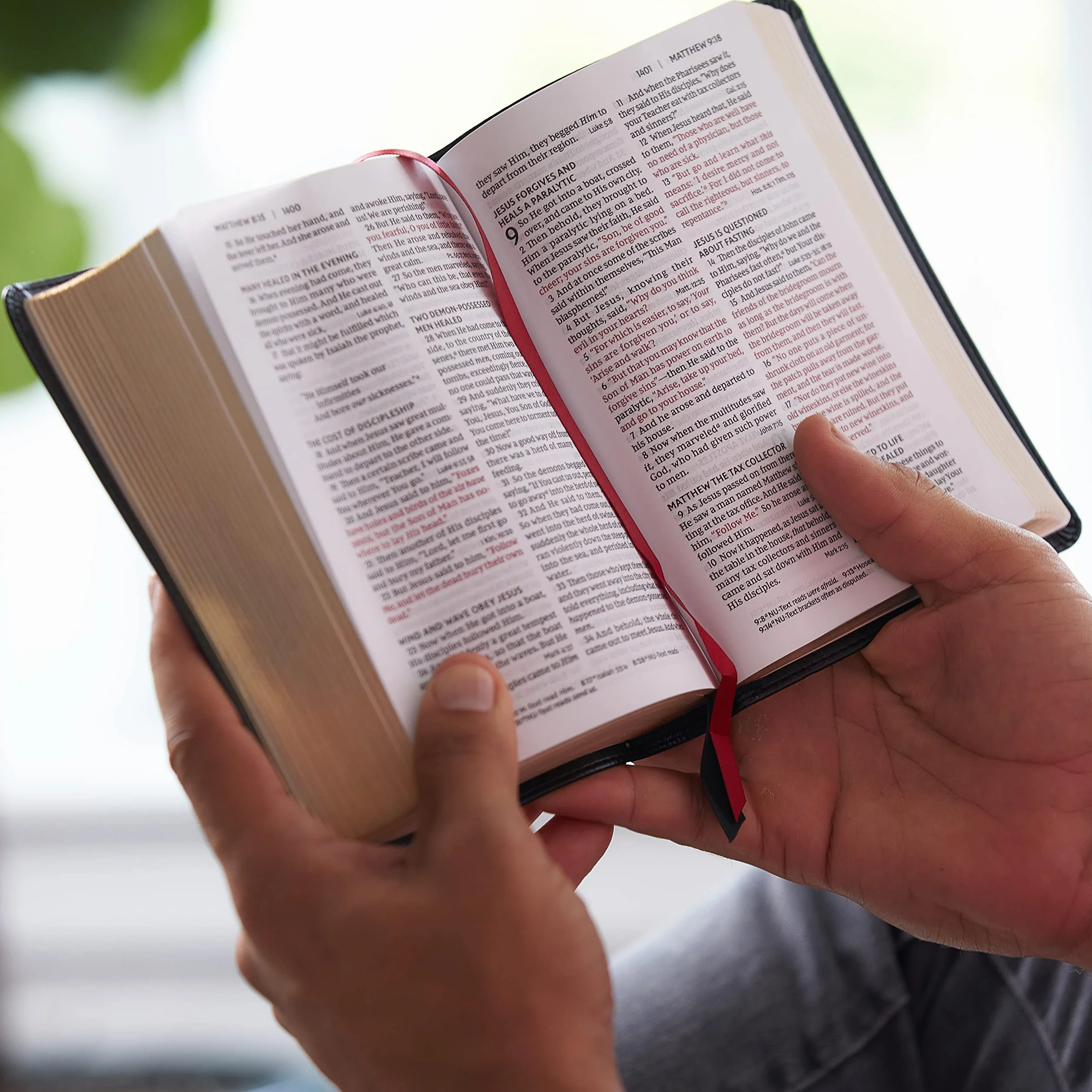 NKJV Reference Bible Compact Leathersoft Black Red Letter Edition Comfort Print Holy Bible New King James Version