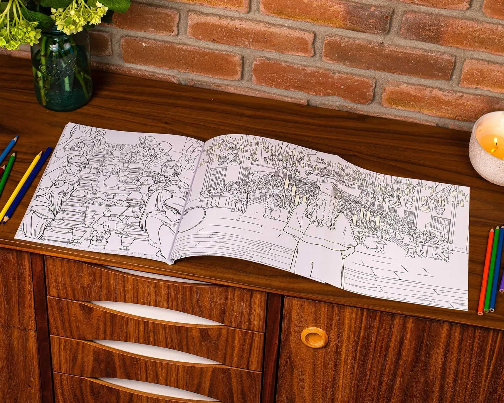 Harry Potter Glow-In-The-Dark Coloring Book