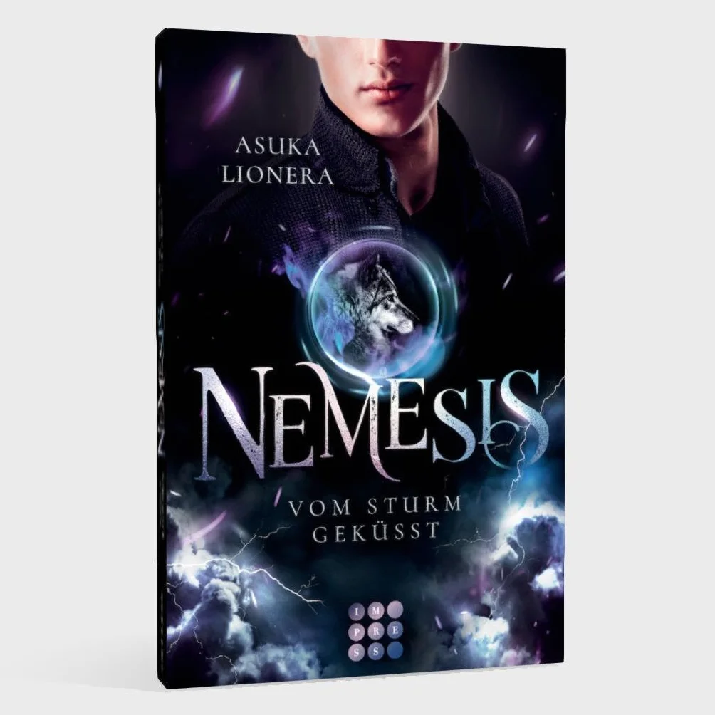 Nemesis 2: Vom Sturm geküsst: Götter-Romantasy mit starker Heldin, in der Fantasie und Realität ganz nah beieinander liegen