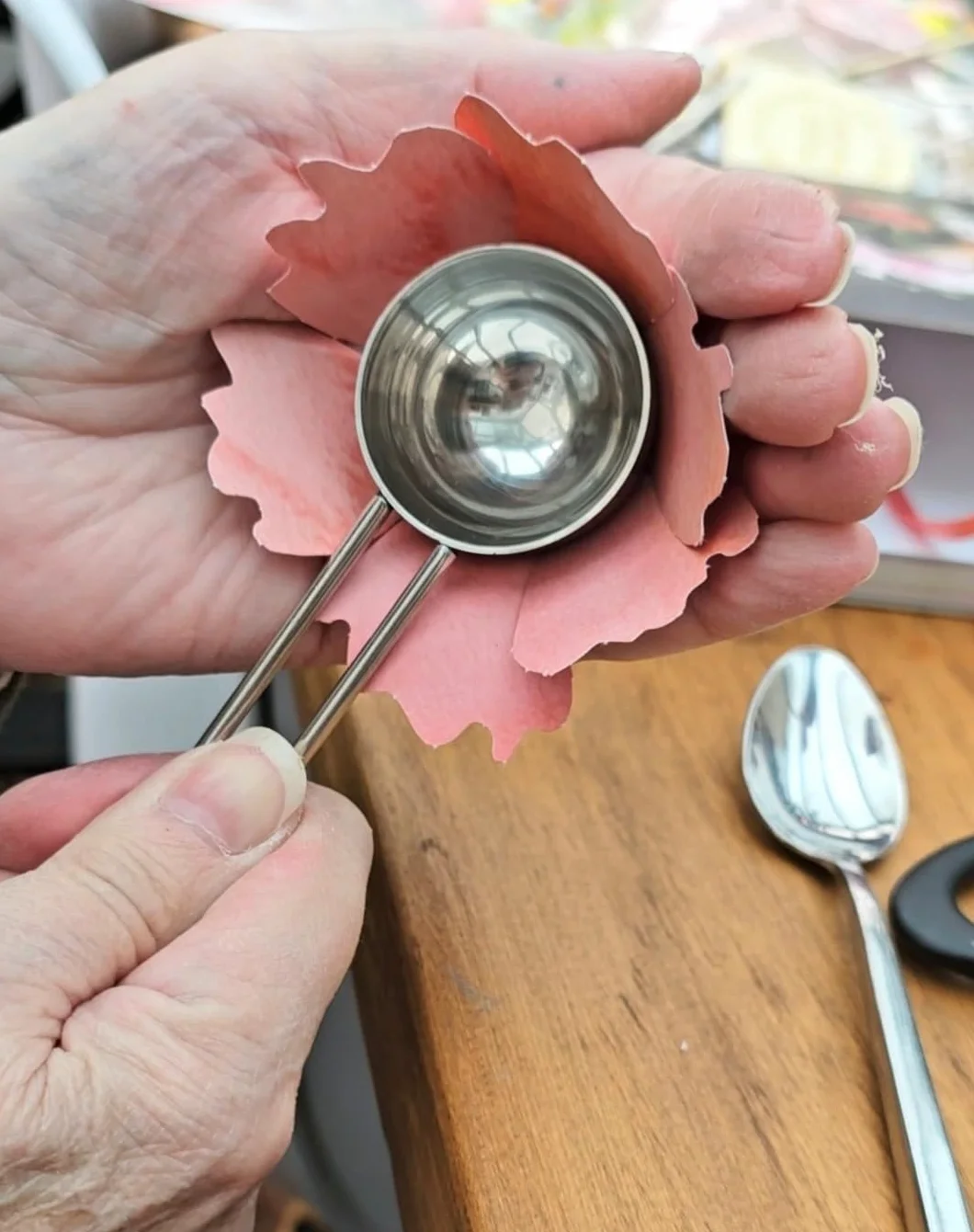 The Bouquet in a Book: Pre-Punched Pages to Press Out and Make: 1
