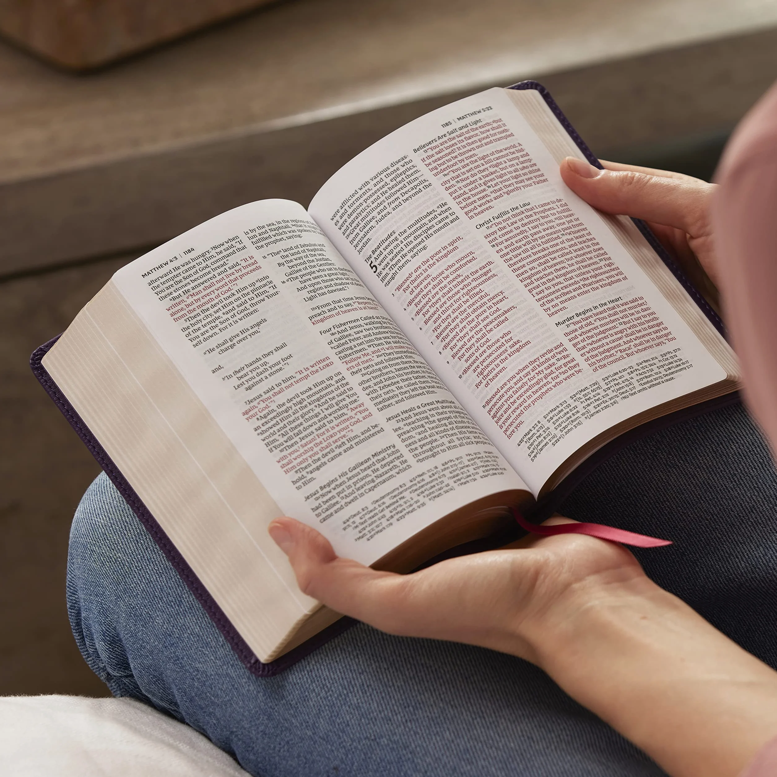 NKJV Compact Paragraph-Style Bible, Brown Leathersoft, Red Letter, Comfort Print: Holy Bible, New King James Version