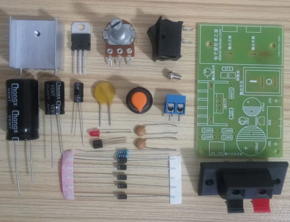 Regulowany Regulowany Zestaw Zasilania LM317 Zabezpieczenie Wyjścia Obwód Prostownika Wejście Regulowany Zestaw Napięcia Wejście DC 5-35V Wejście AC 6-25V