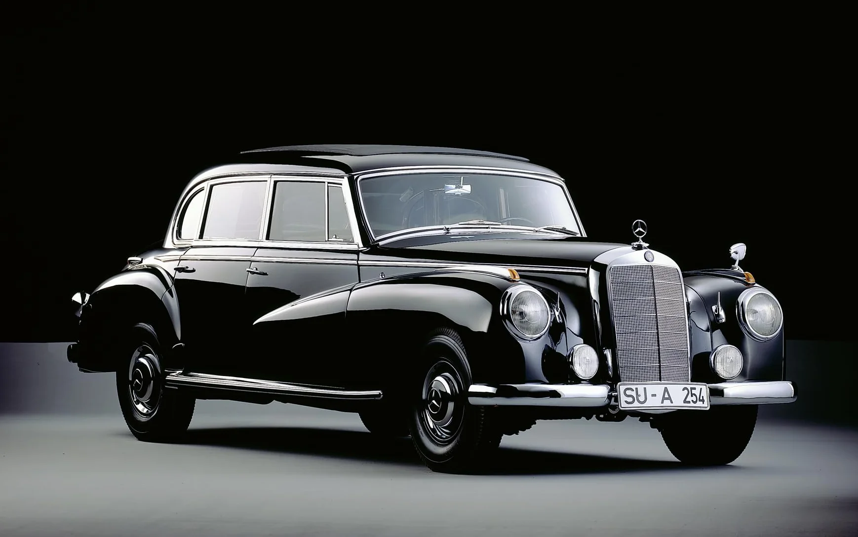 Mercedes-Benz Milestones /anglais/allemand