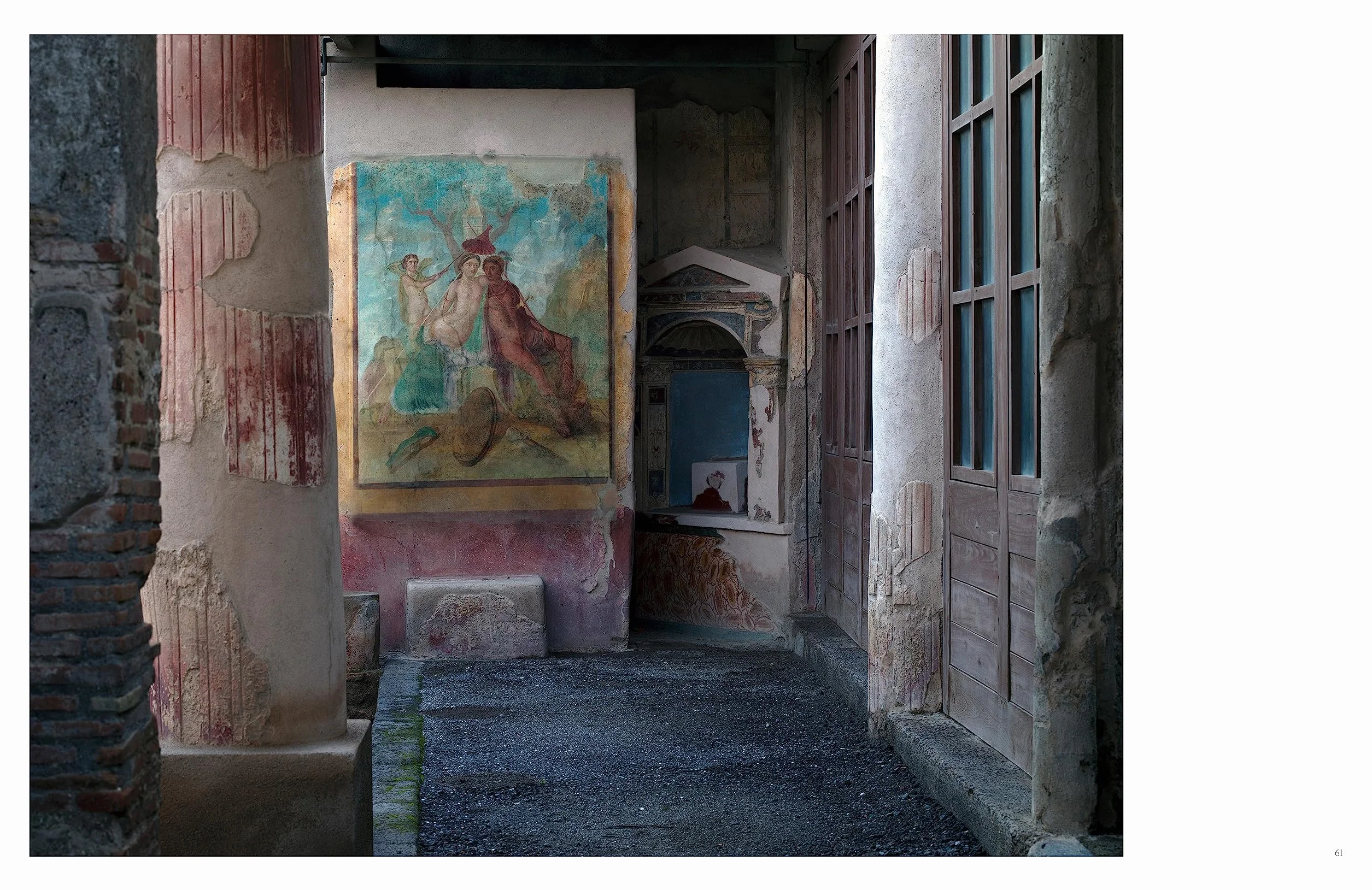 Luigi Spina Inside Pompeii /anglais