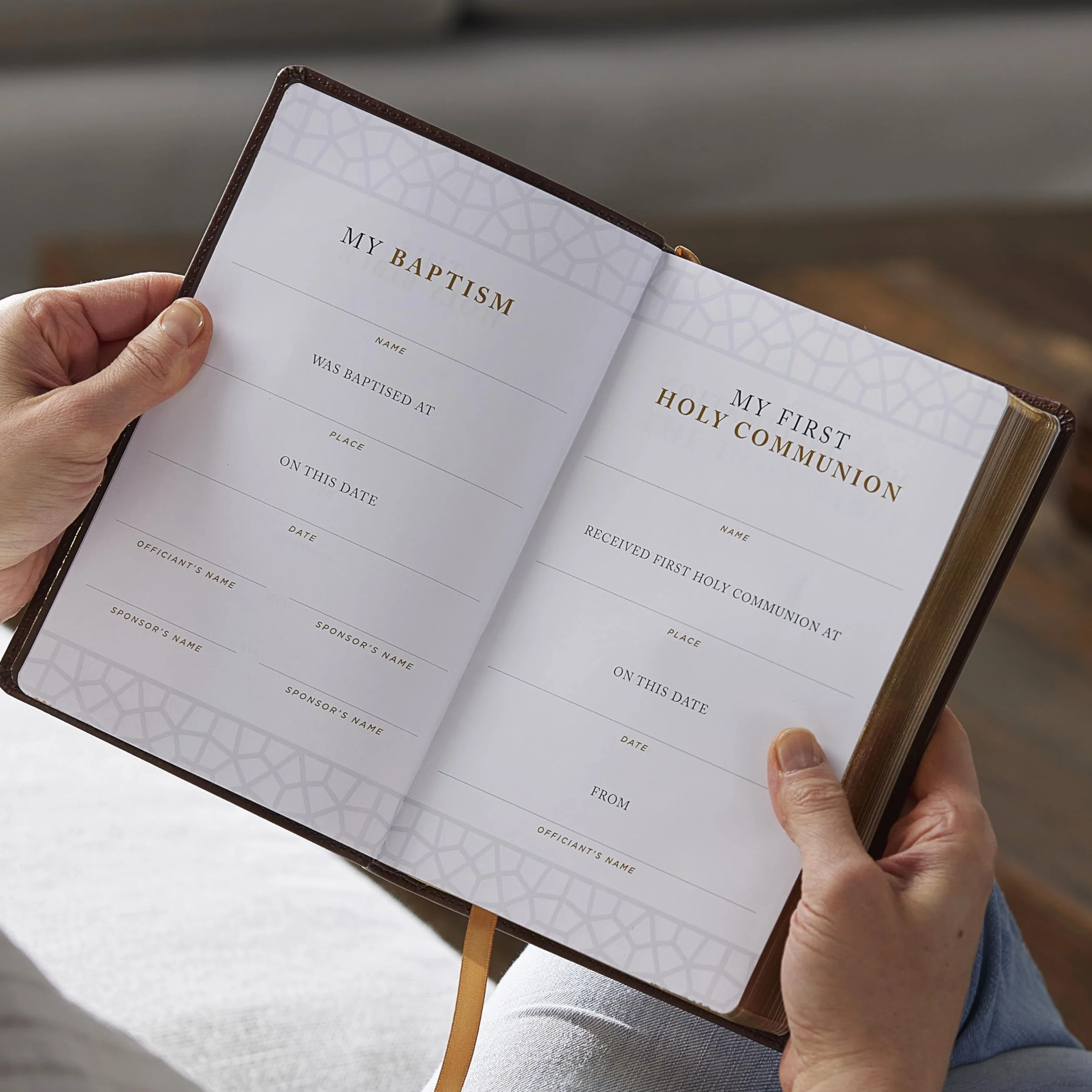 Catholic Bible, White Leathersoft, Comfort Print, New Revised Standard Version, Sacraments of Initiation Edition